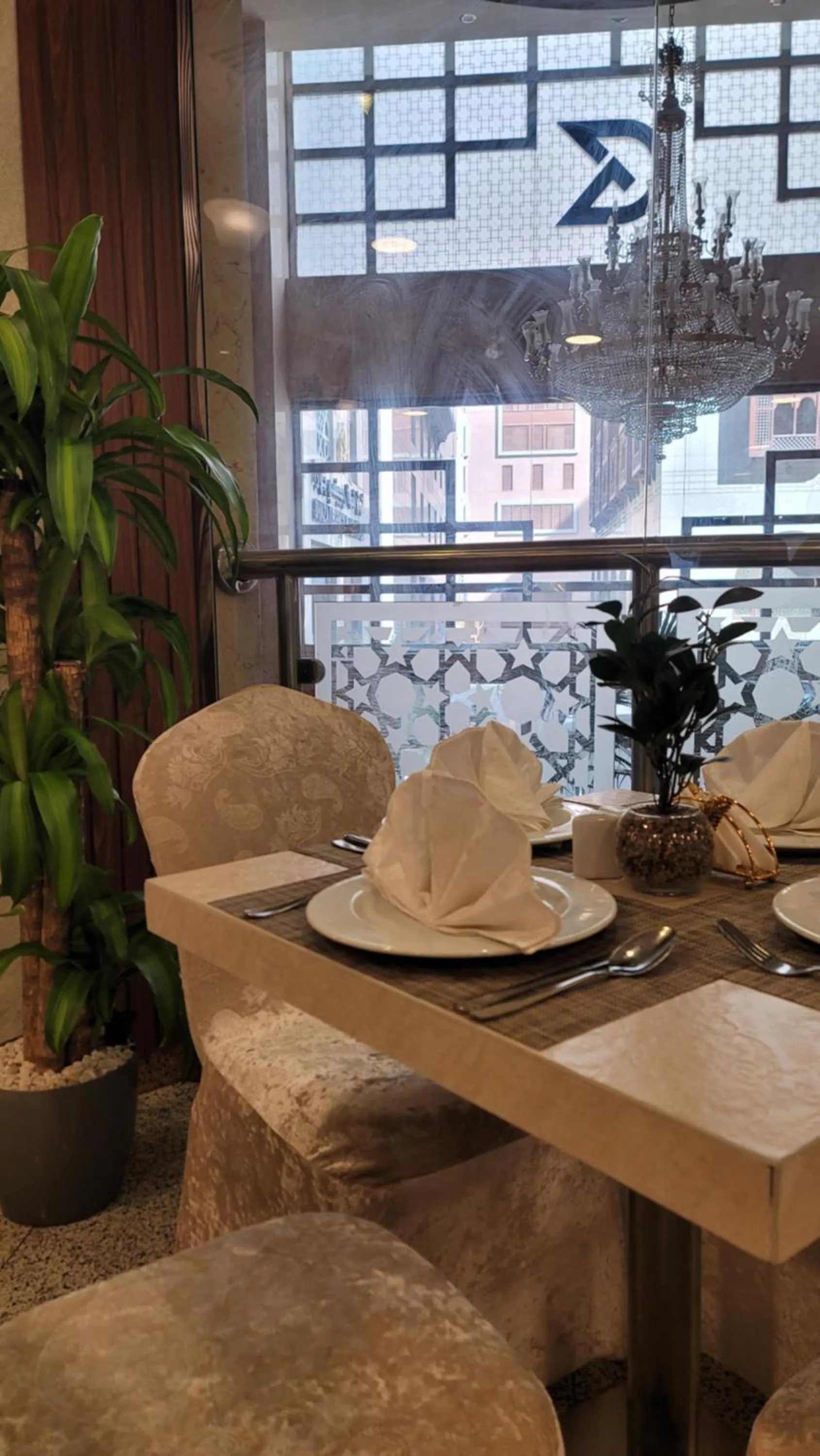 Restaurant/places to eat in Al Ansar Palace Golden Tulip Hotel