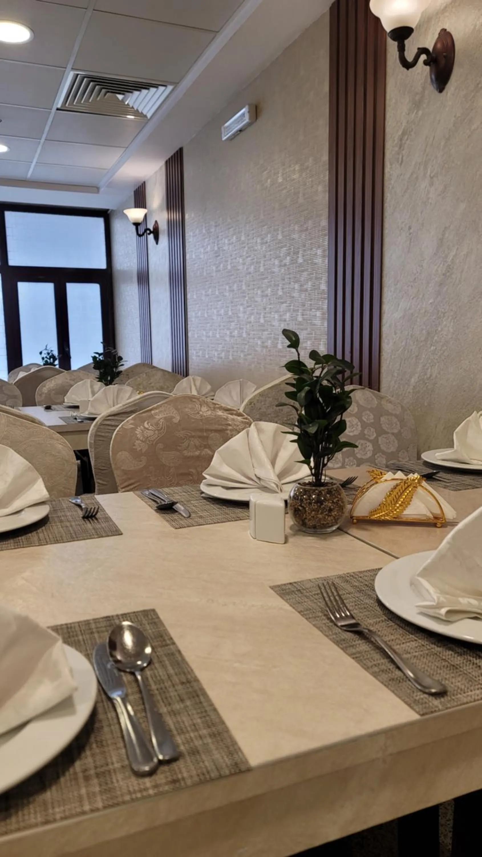 Restaurant/places to eat in Al Ansar Palace Golden Tulip Hotel