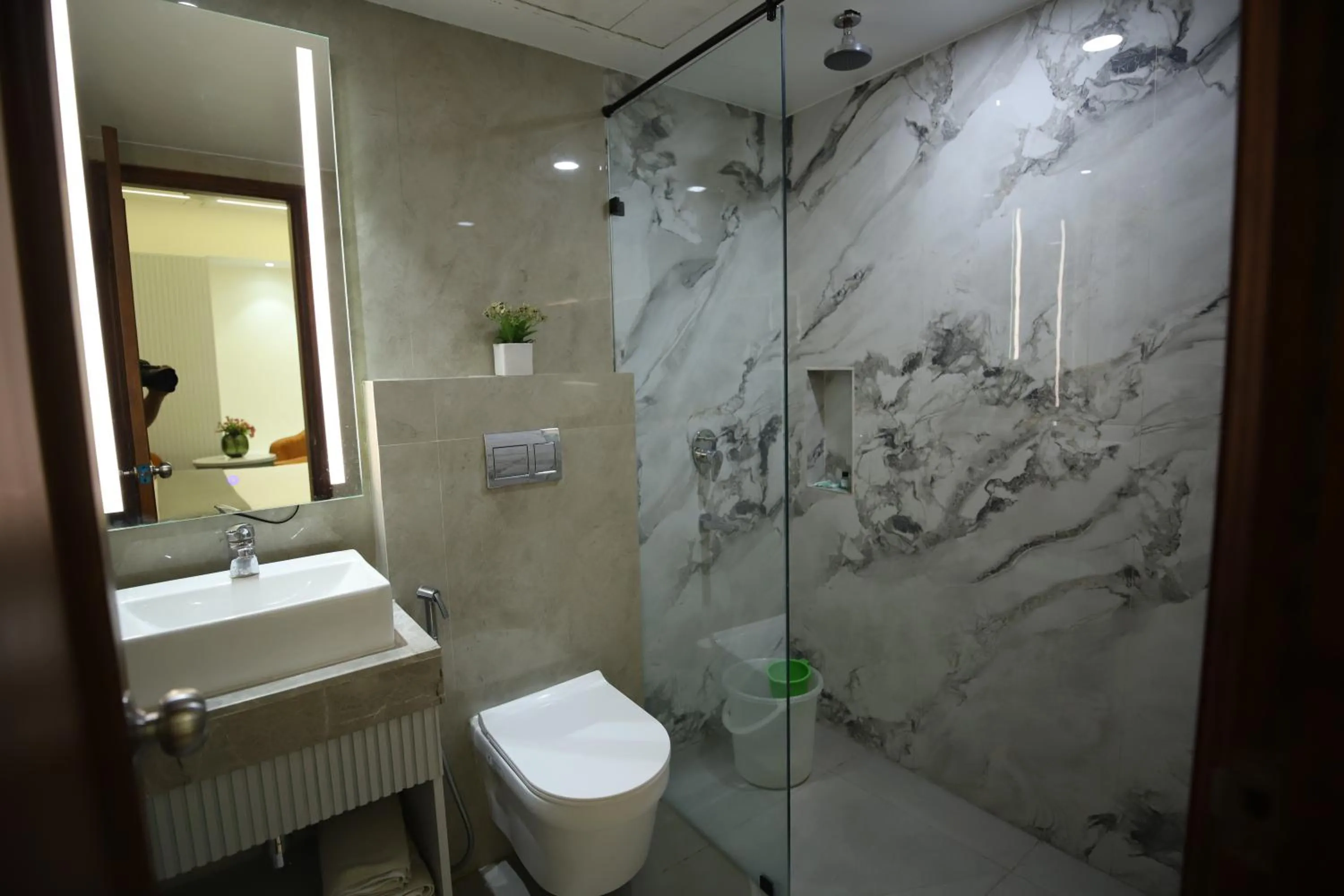 Shower in Hotel Sita International