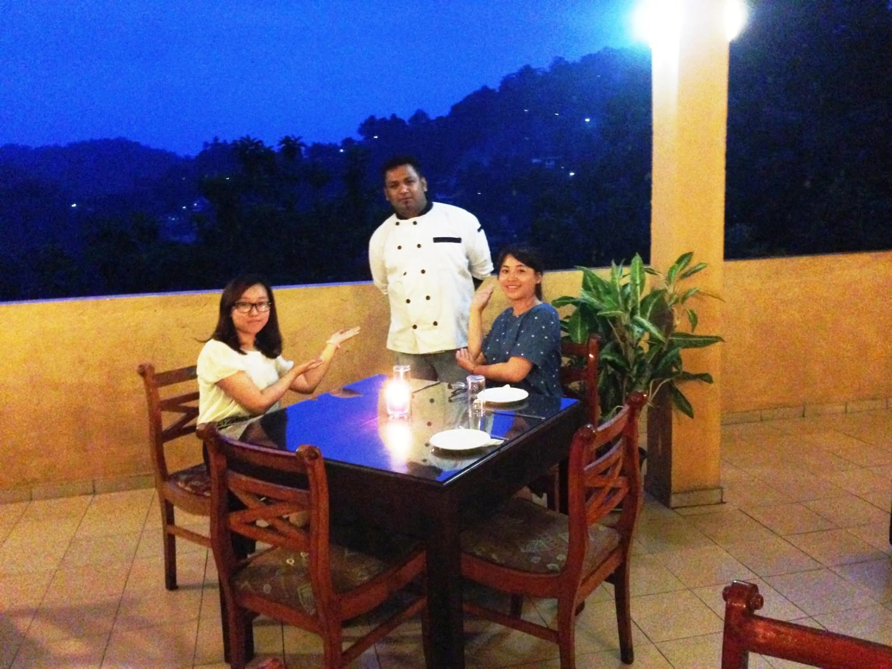 Restaurant/places to eat in Kandy View Hotel