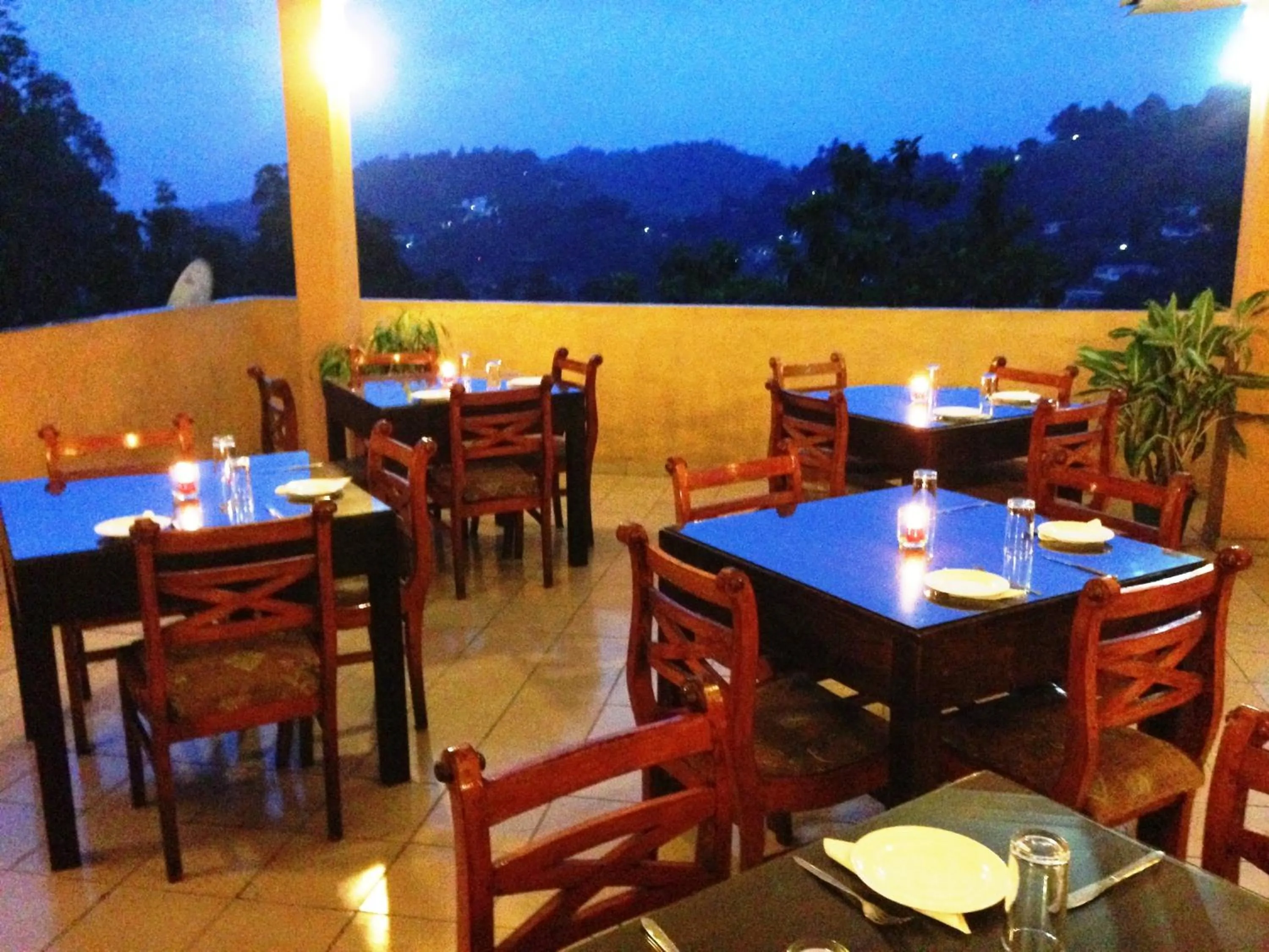 Restaurant/places to eat in Kandy View Hotel