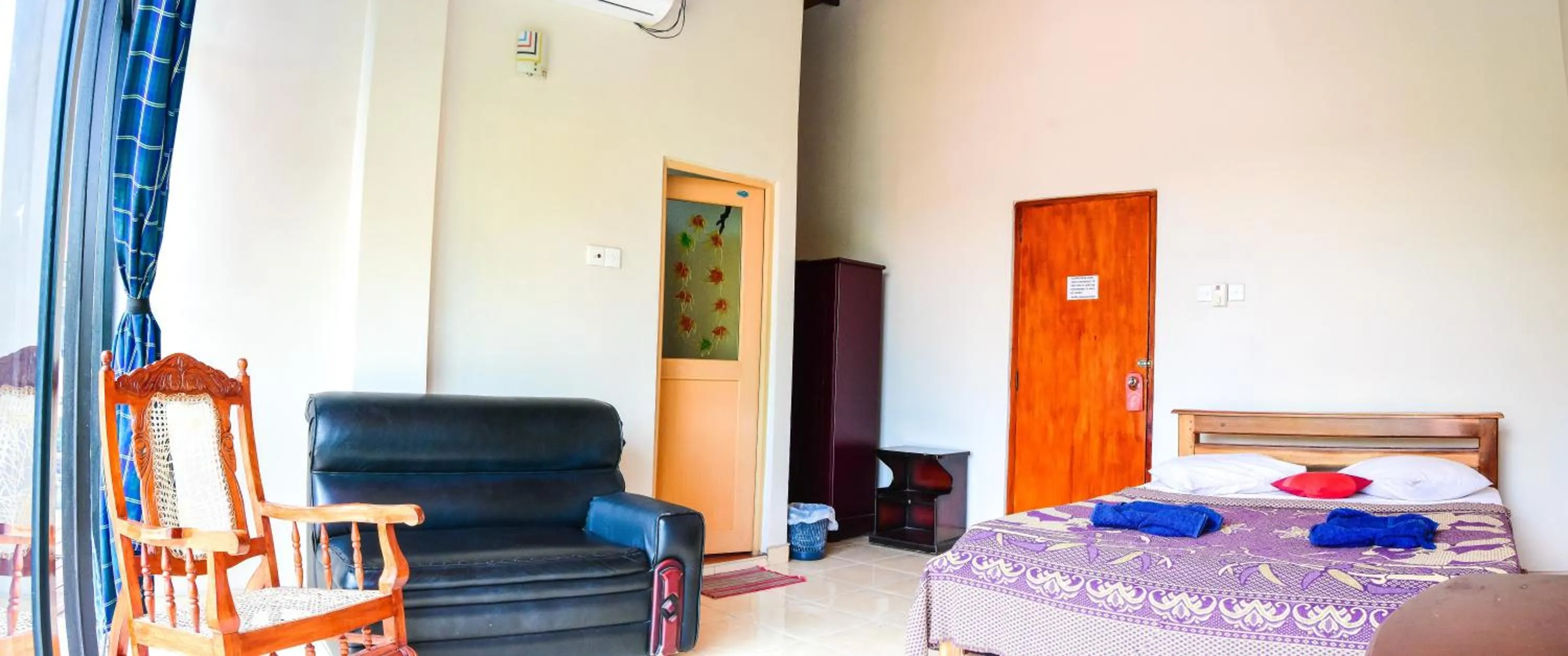 Bed in Kandy View Hotel