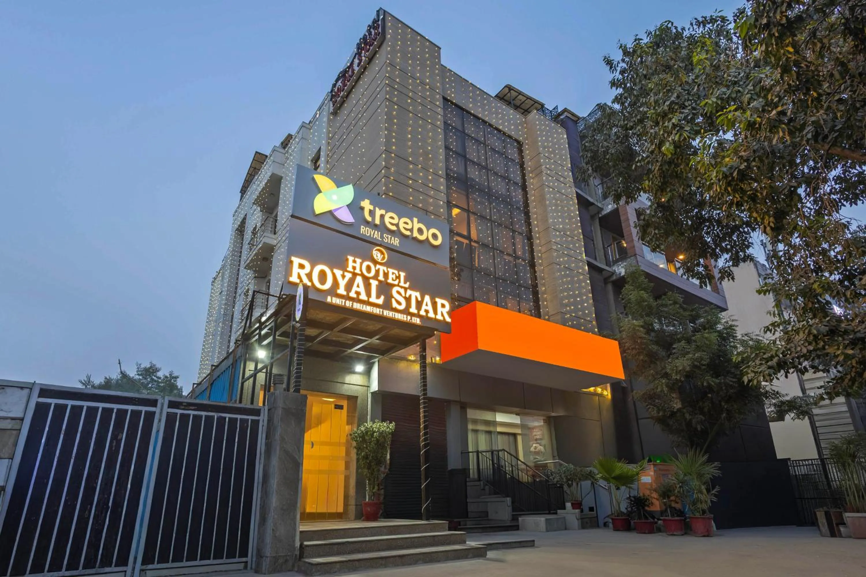 Property building in Treebo Royal Star