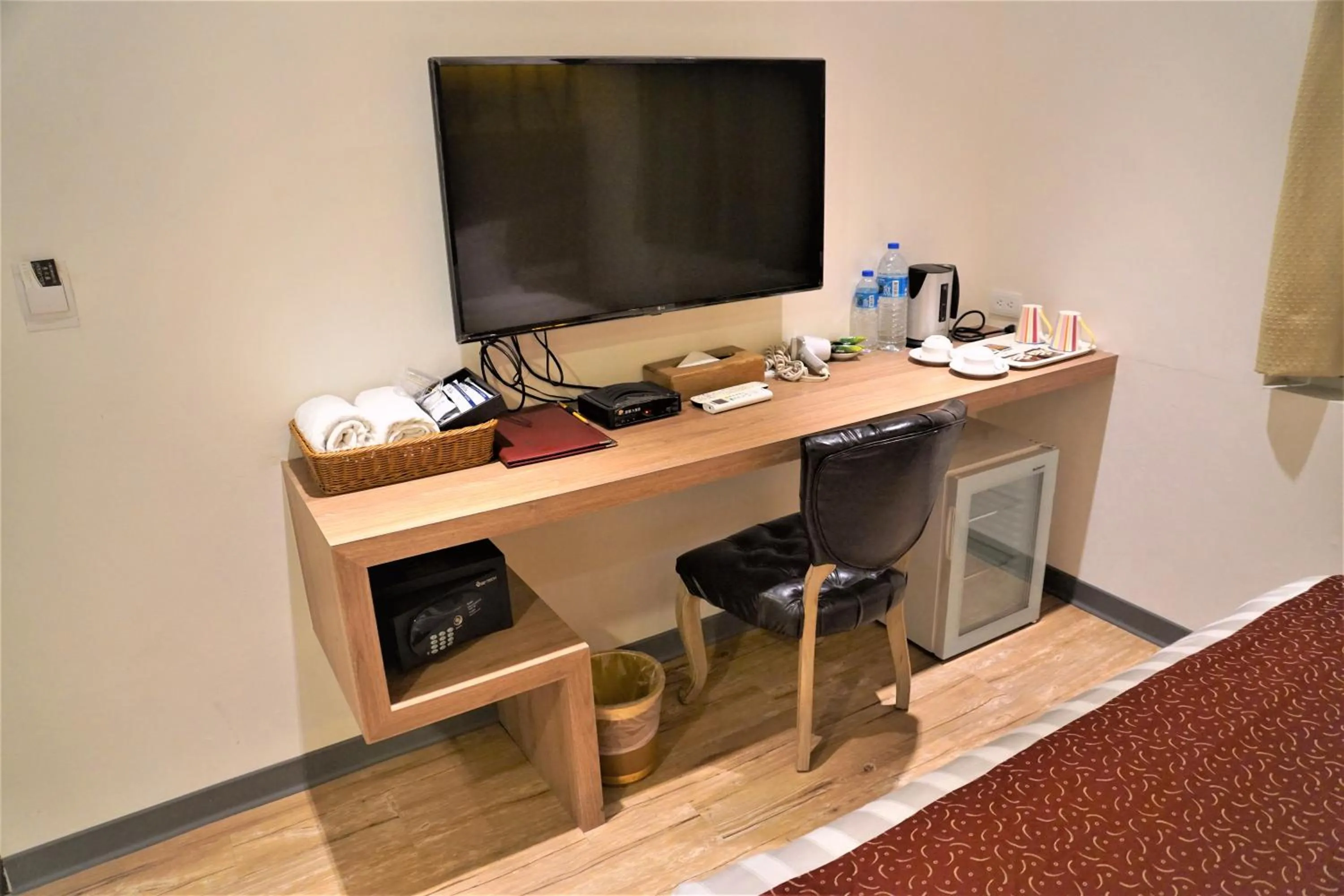 Bedroom in Dahshin Hotel