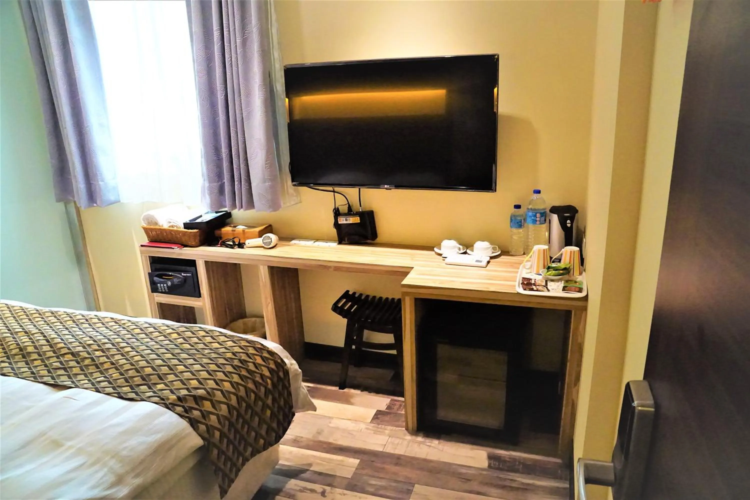 Bedroom in Dahshin Hotel