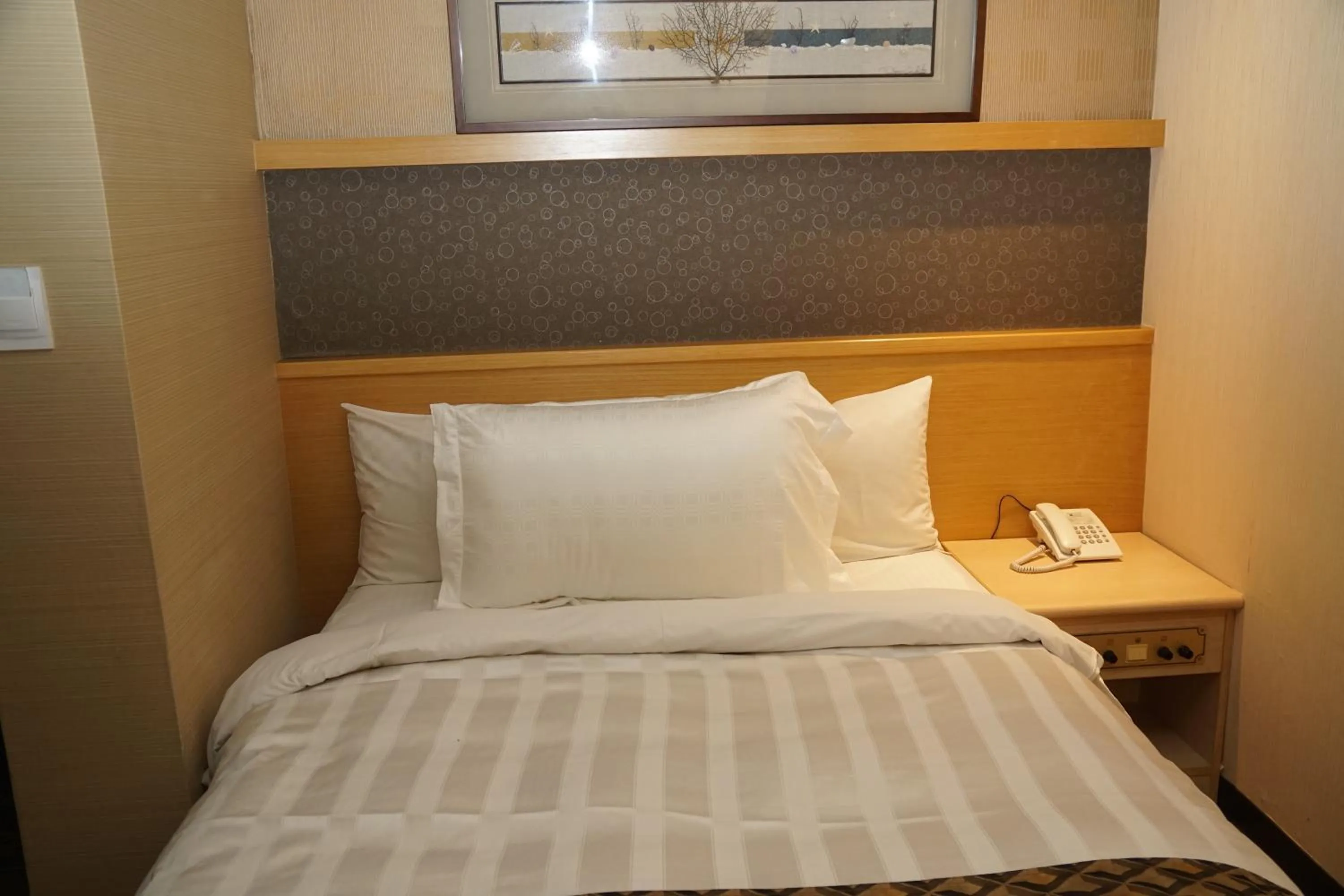 bunk bed, Bed in Dahshin Hotel