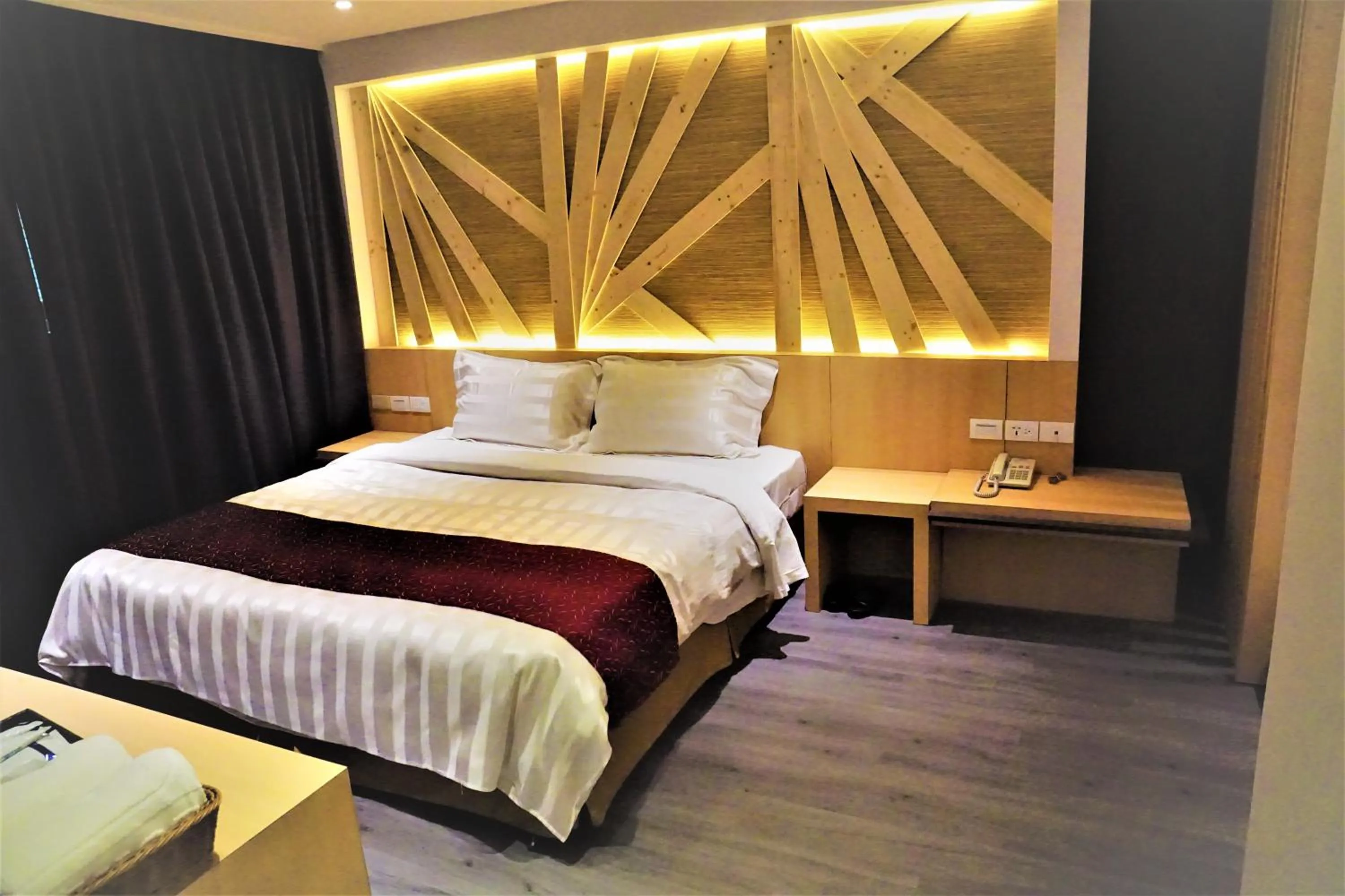 bunk bed, Bed in Dahshin Hotel