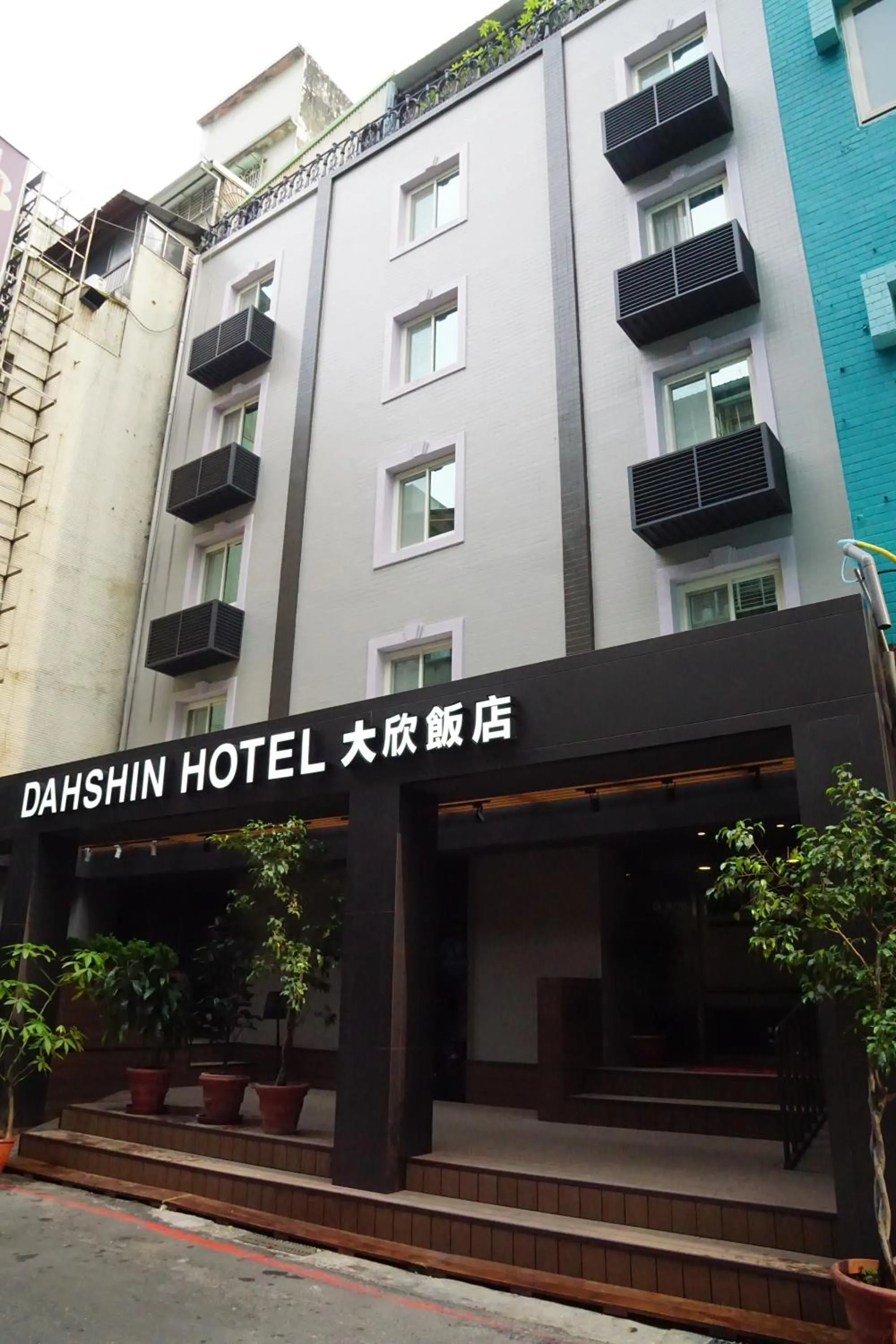 Street view in Dahshin Hotel