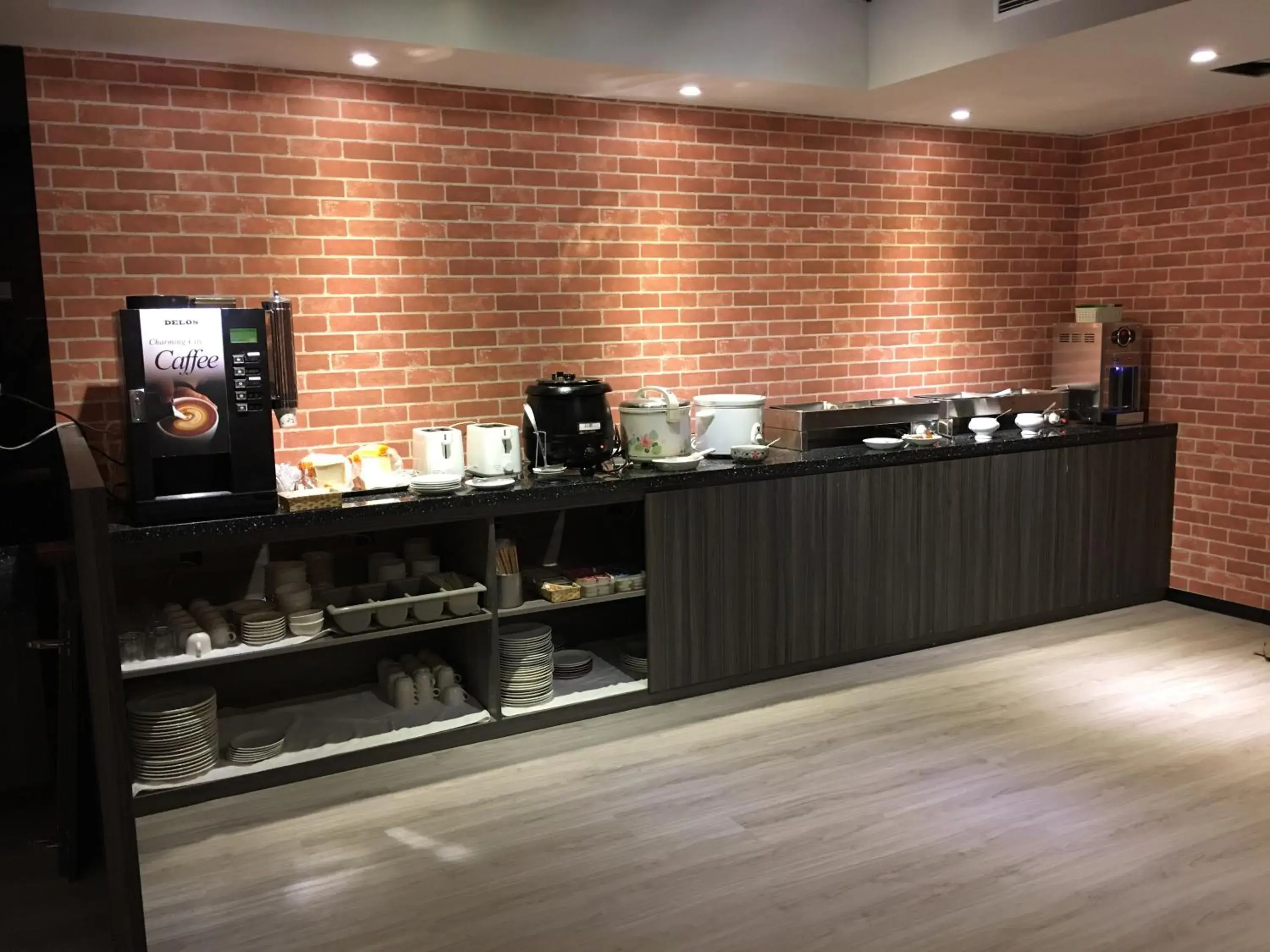 Restaurant/places to eat in Dahshin Hotel Restaurant/places to eat in Dahshin Hotel