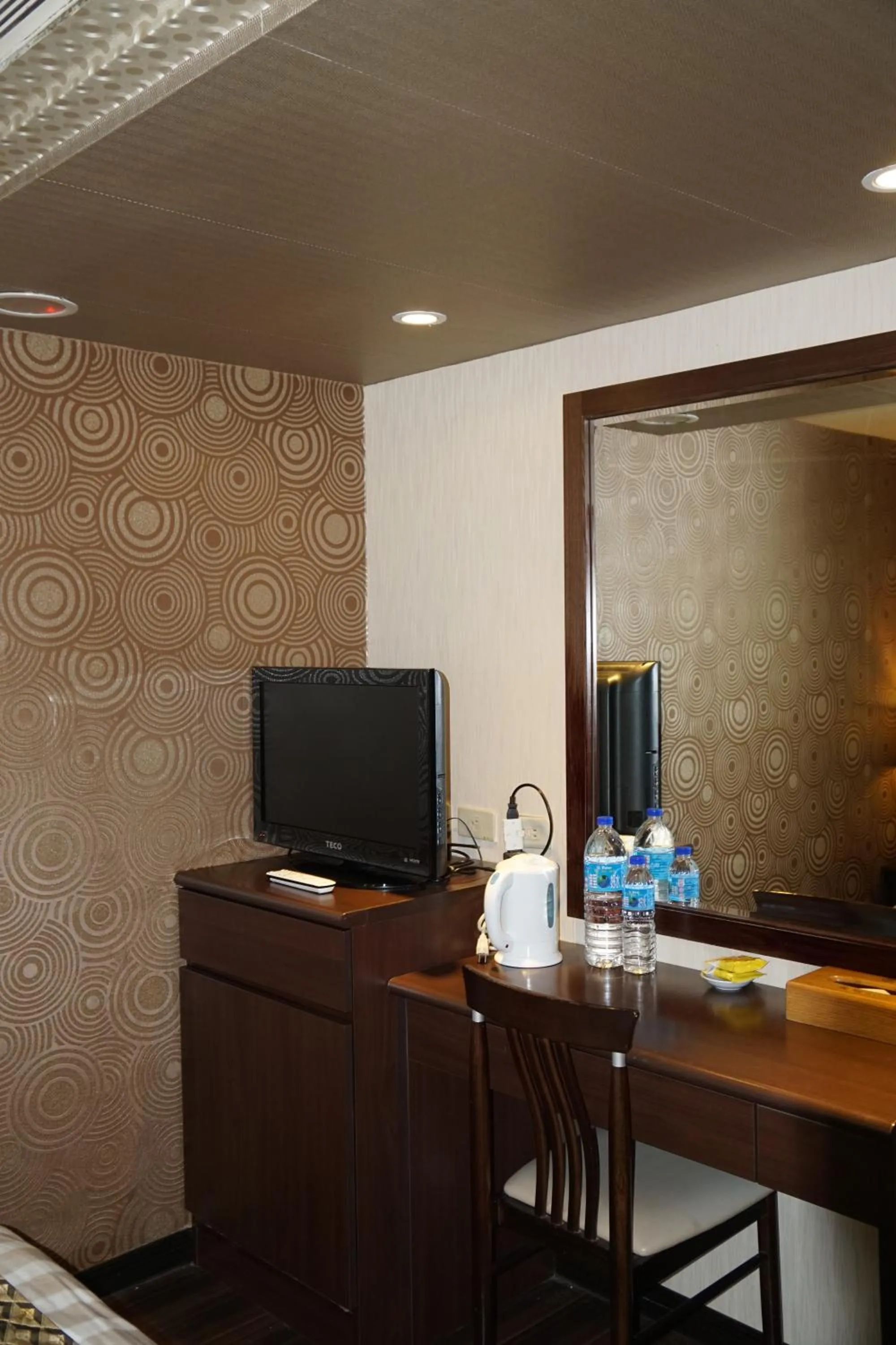 Bedroom in Dahshin Hotel