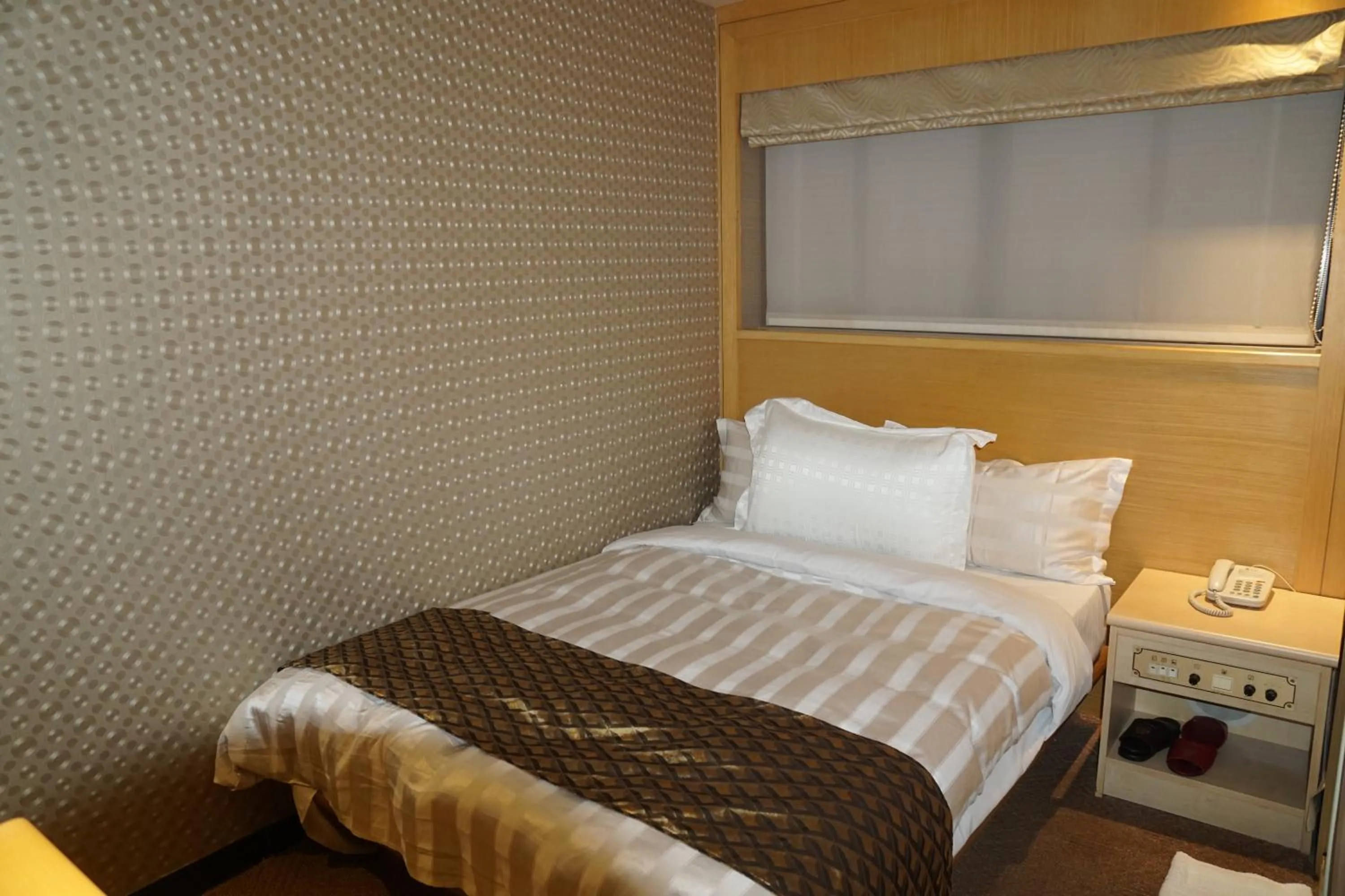 bunk bed, Bed in Dahshin Hotel