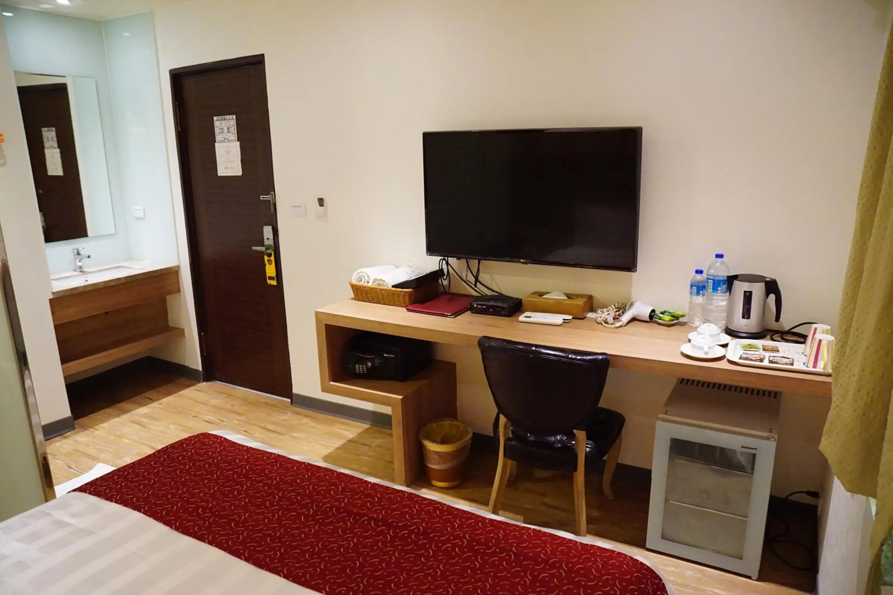 TV and multimedia, Bed in Dahshin Hotel