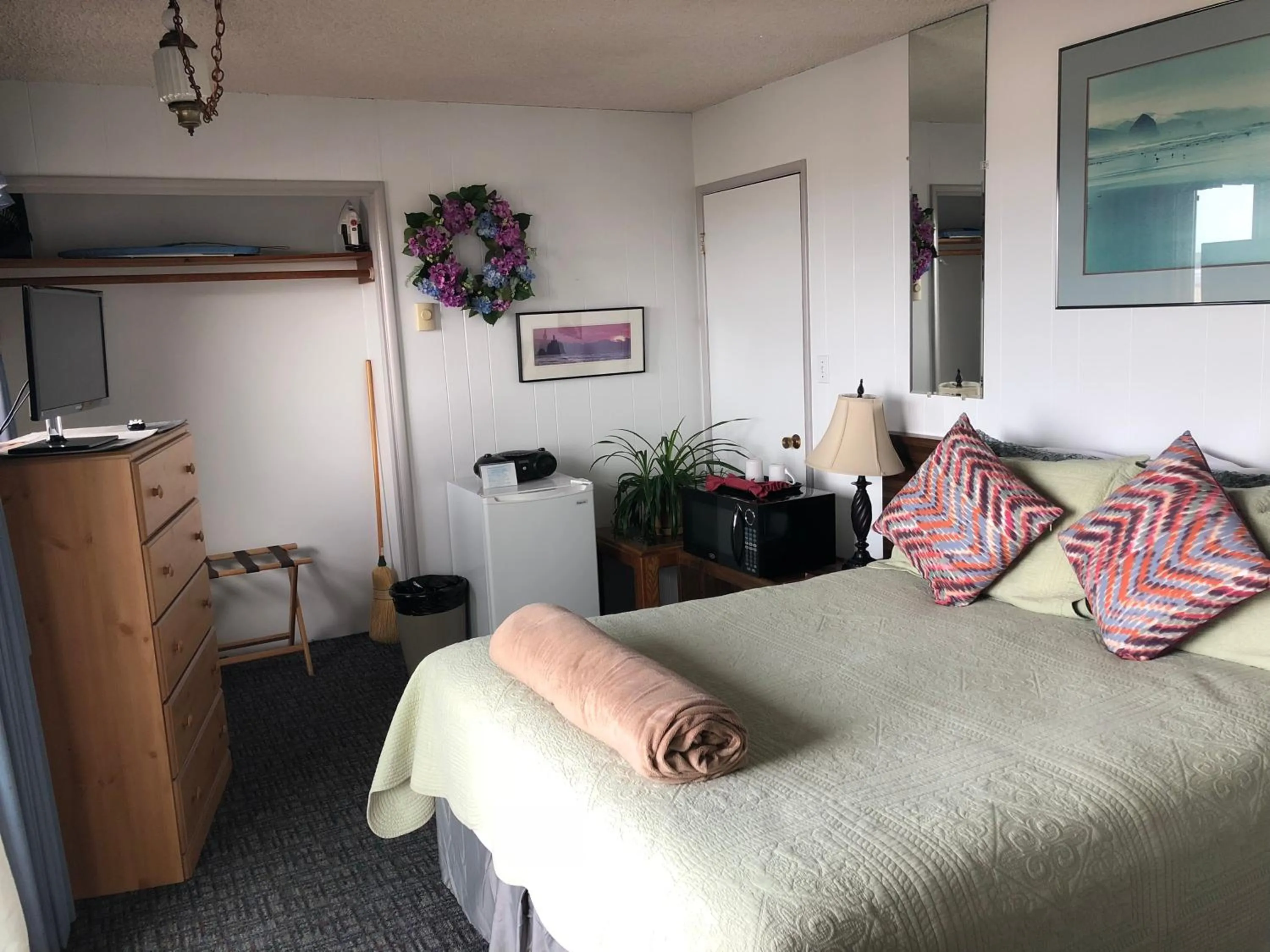 Bed in Webb's Scenic Surf