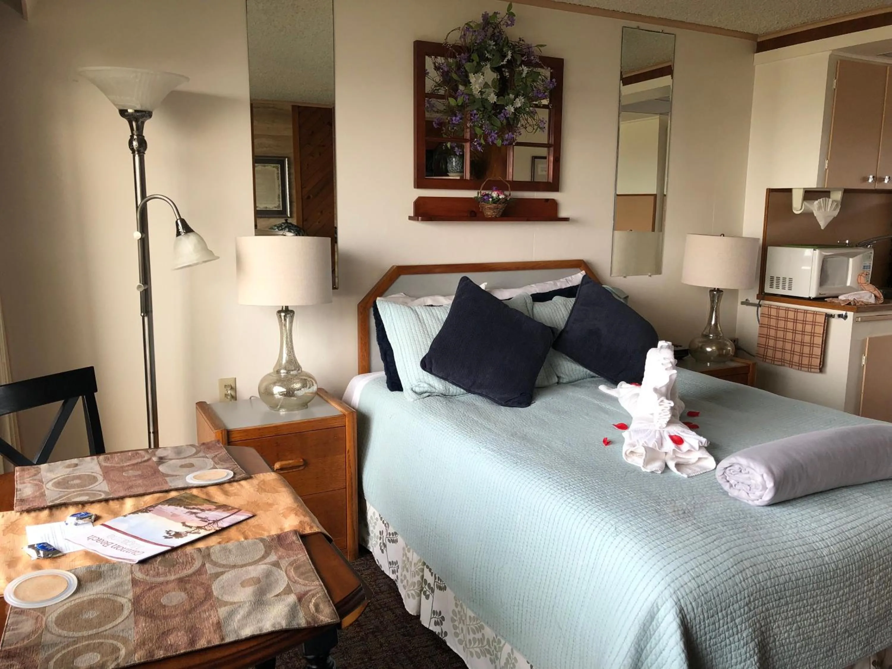 Decorative detail, Bed in Webb's Scenic Surf