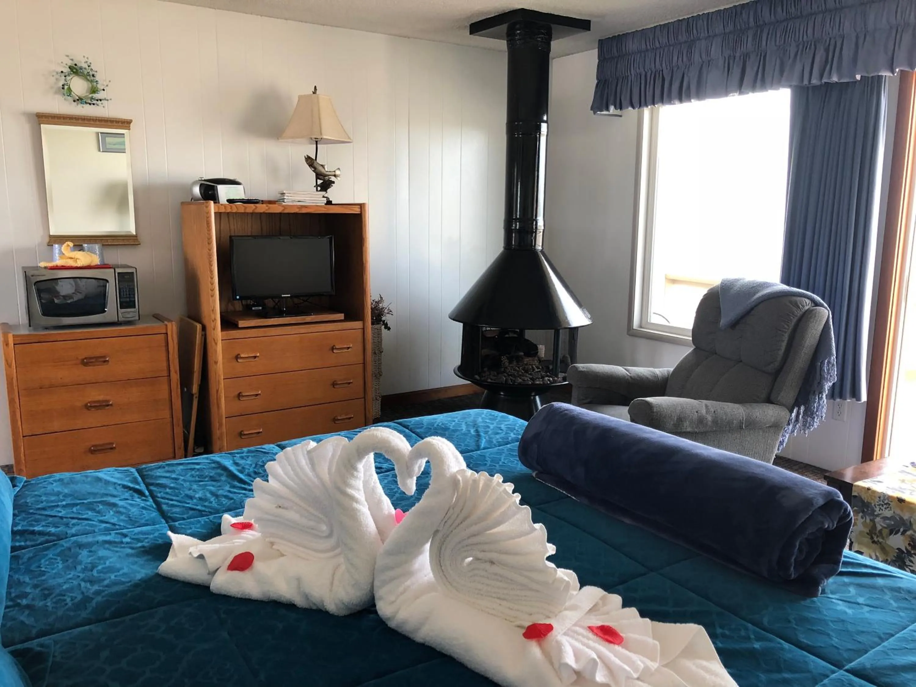 TV and multimedia, Bed in Webb's Scenic Surf
