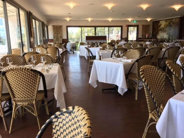 Restaurant/places to eat in Riversdale Estate Cottages