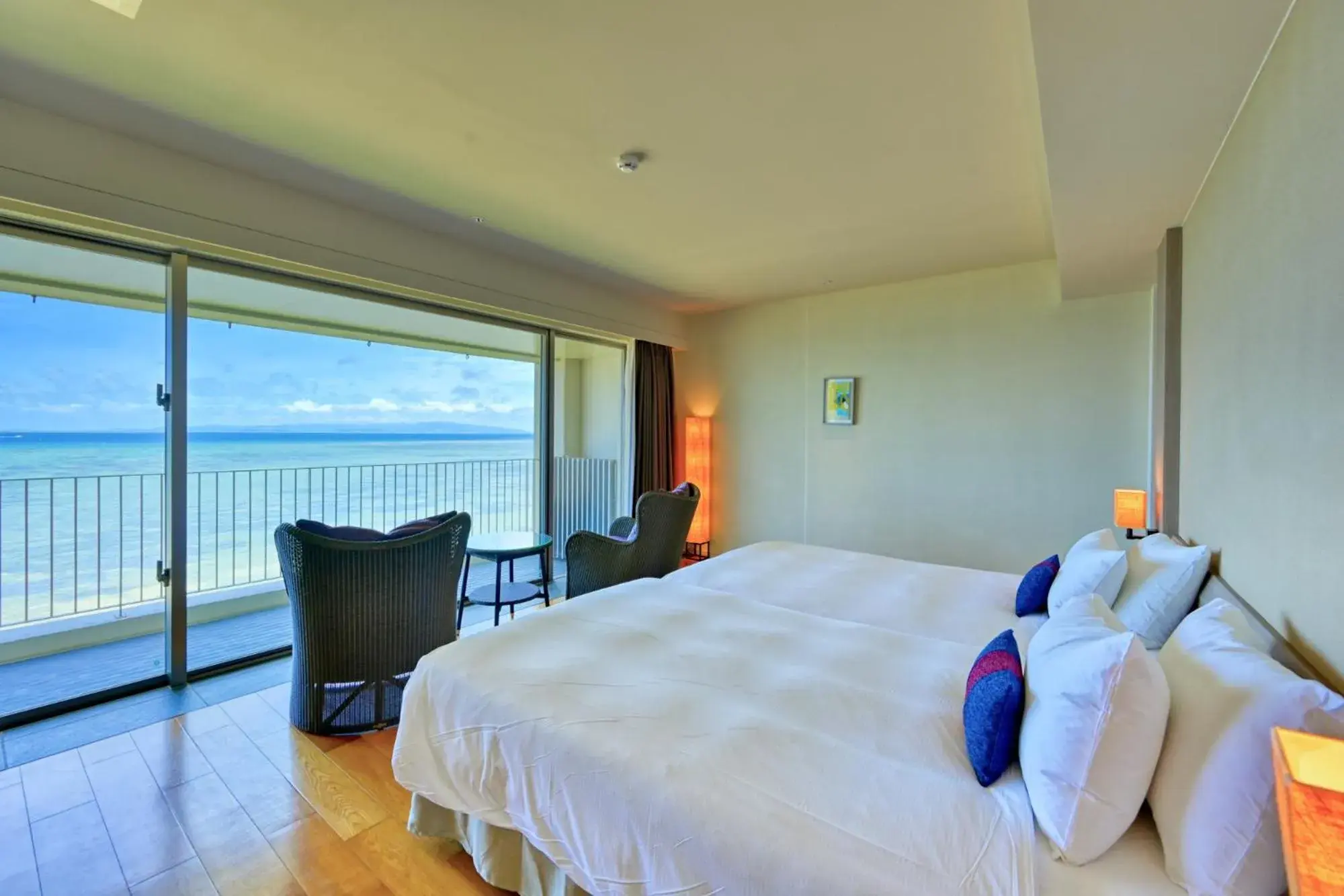 View (from property/room), Bed in Beach Hotel Sunshine Ishigakijima View (from property/room), Bed in Beach Hotel Sunshine Ishigakijima