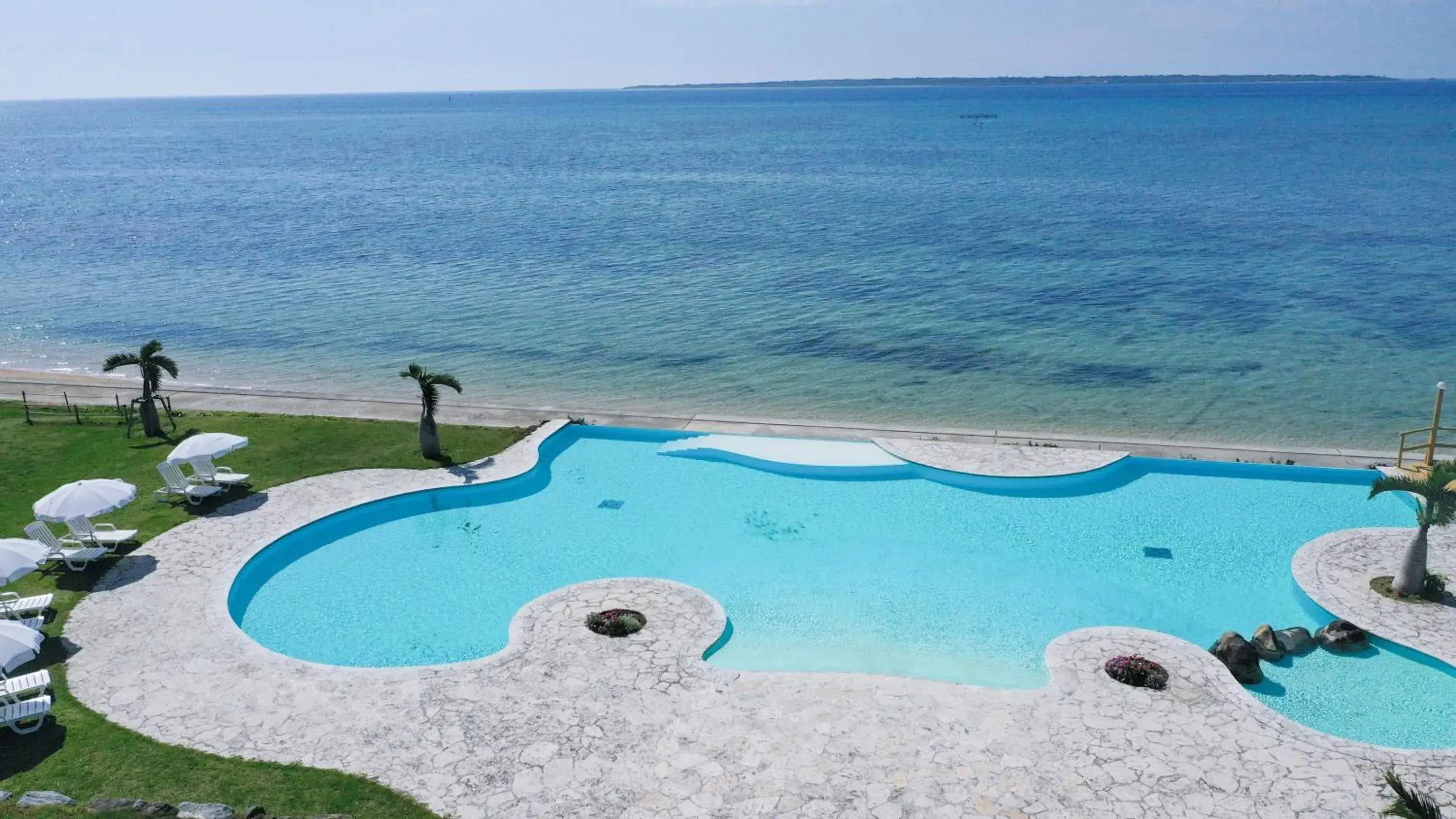 Swimming pool in Beach Hotel Sunshine Ishigakijima Swimming pool in Beach Hotel Sunshine Ishigakijima