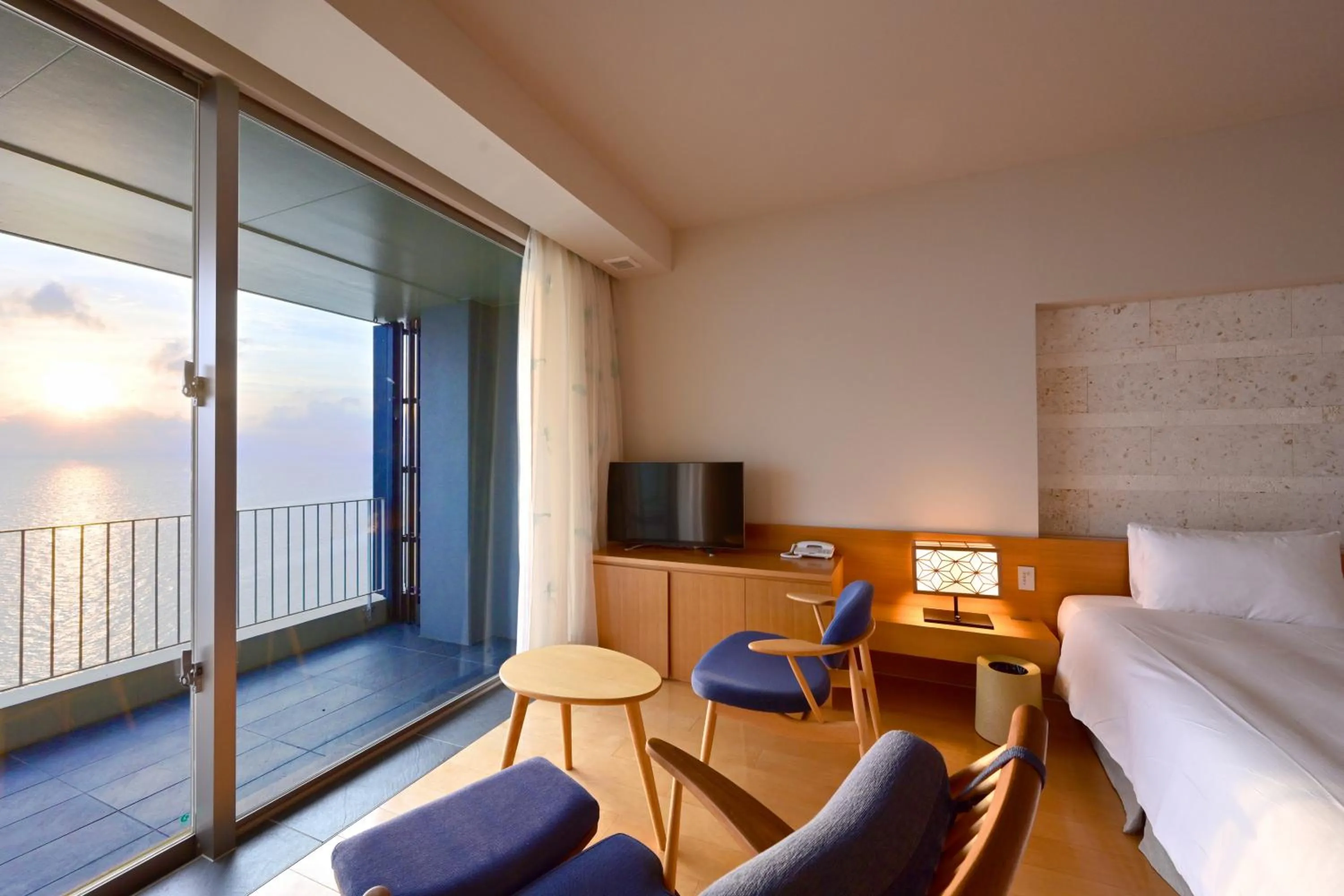 Sea view, Bed in Beach Hotel Sunshine Ishigakijima