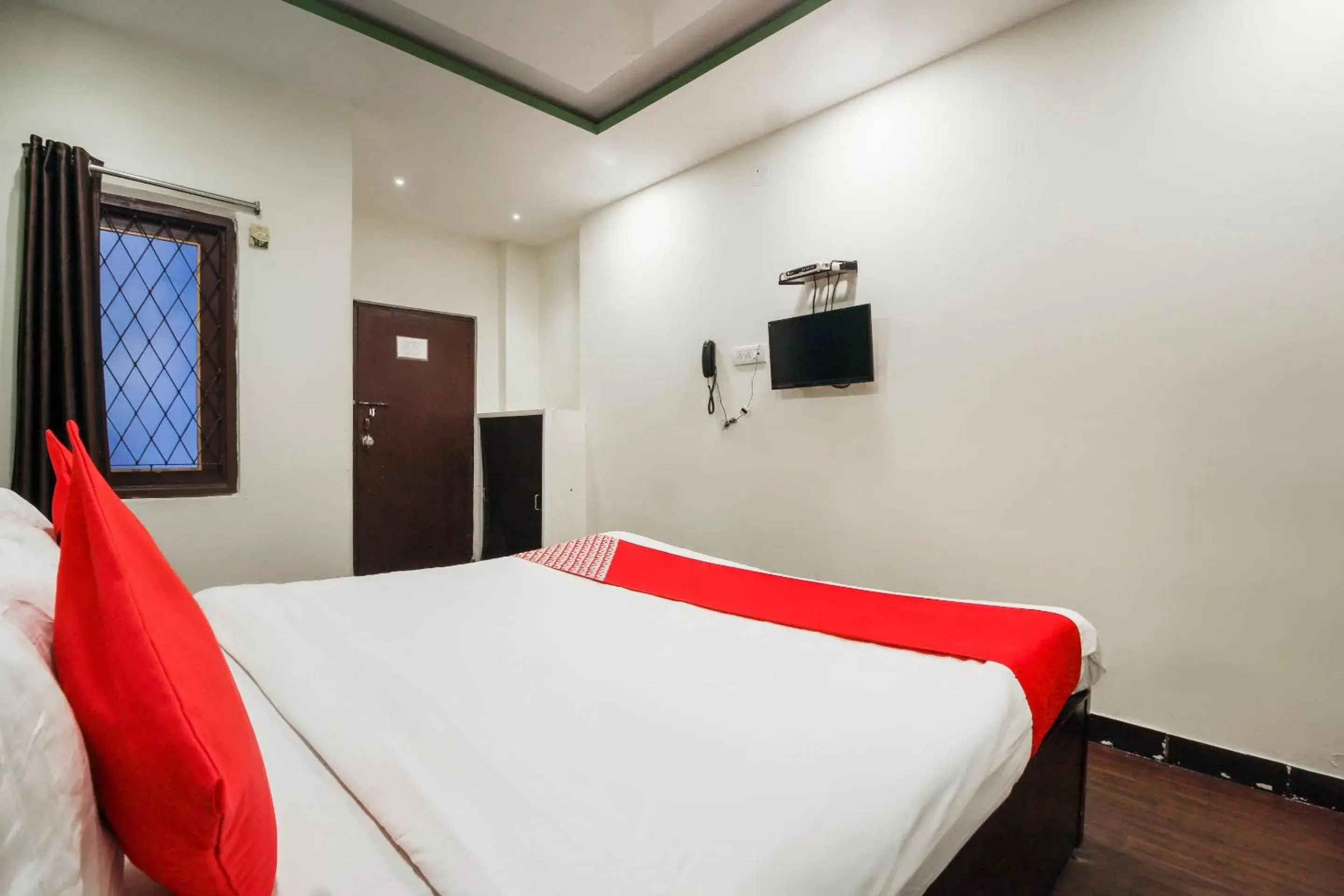 Standard Double Room - single occupancy in Hotel O Happy Guest House near LV Prasad eye Hospital Standard Double Room - single occupancy in Hotel O Happy Guest House near LV Prasad eye Hospital