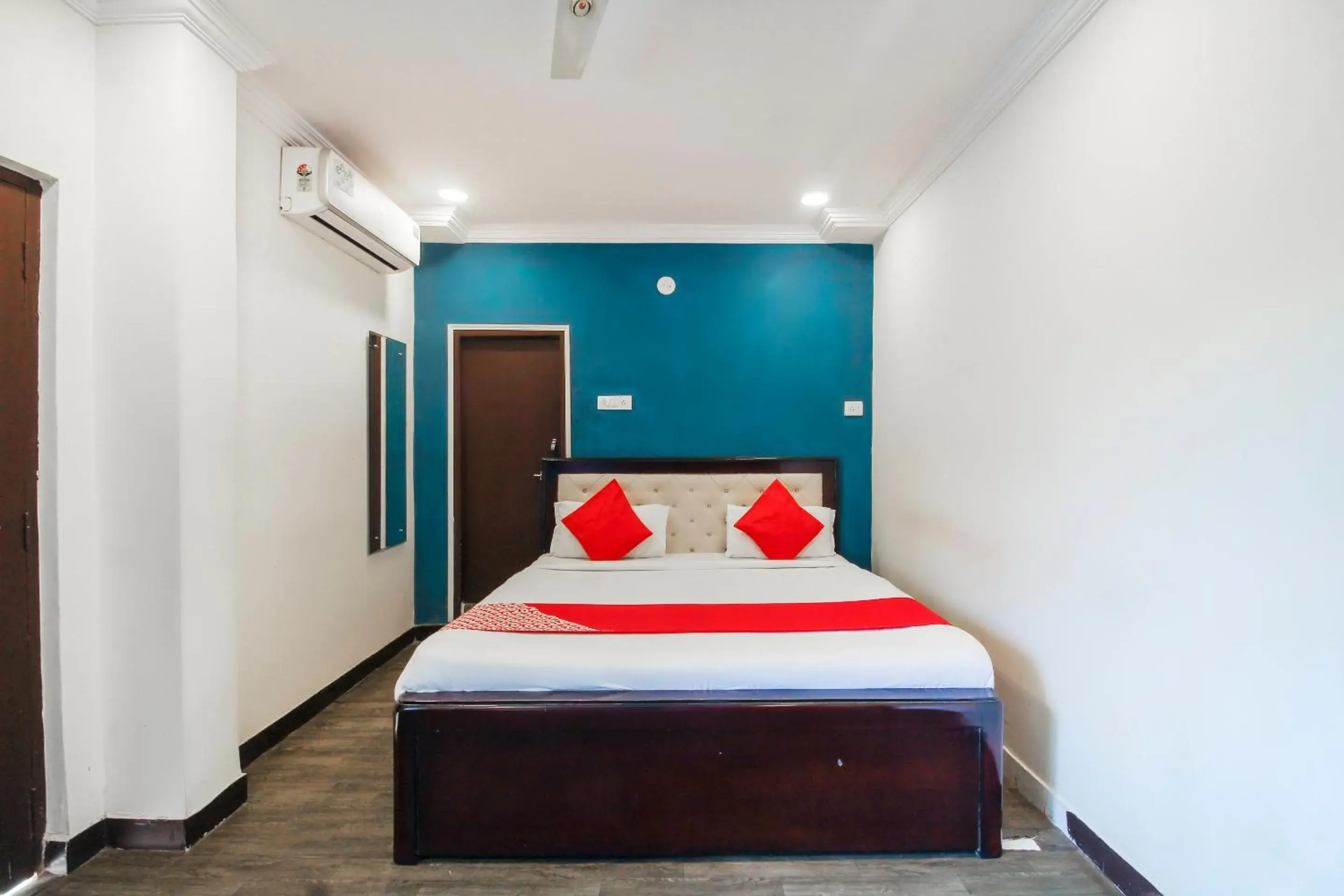 Deluxe Double Room - single occupancy in Hotel O Happy Guest House near LV Prasad eye Hospital Deluxe Double Room - single occupancy in Hotel O Happy Guest House near LV Prasad eye Hospital