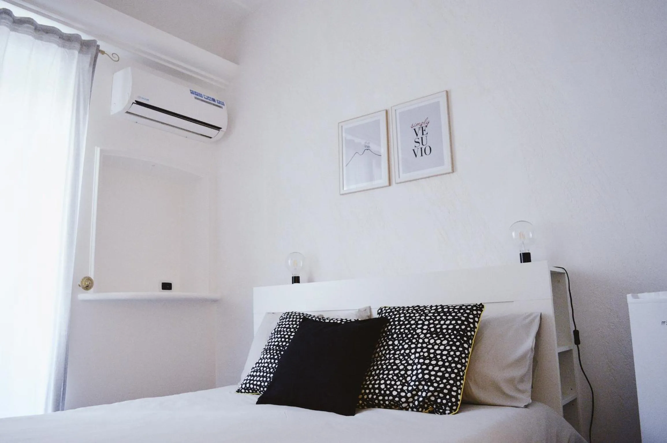 Bed in Civico Vesuvio B&B