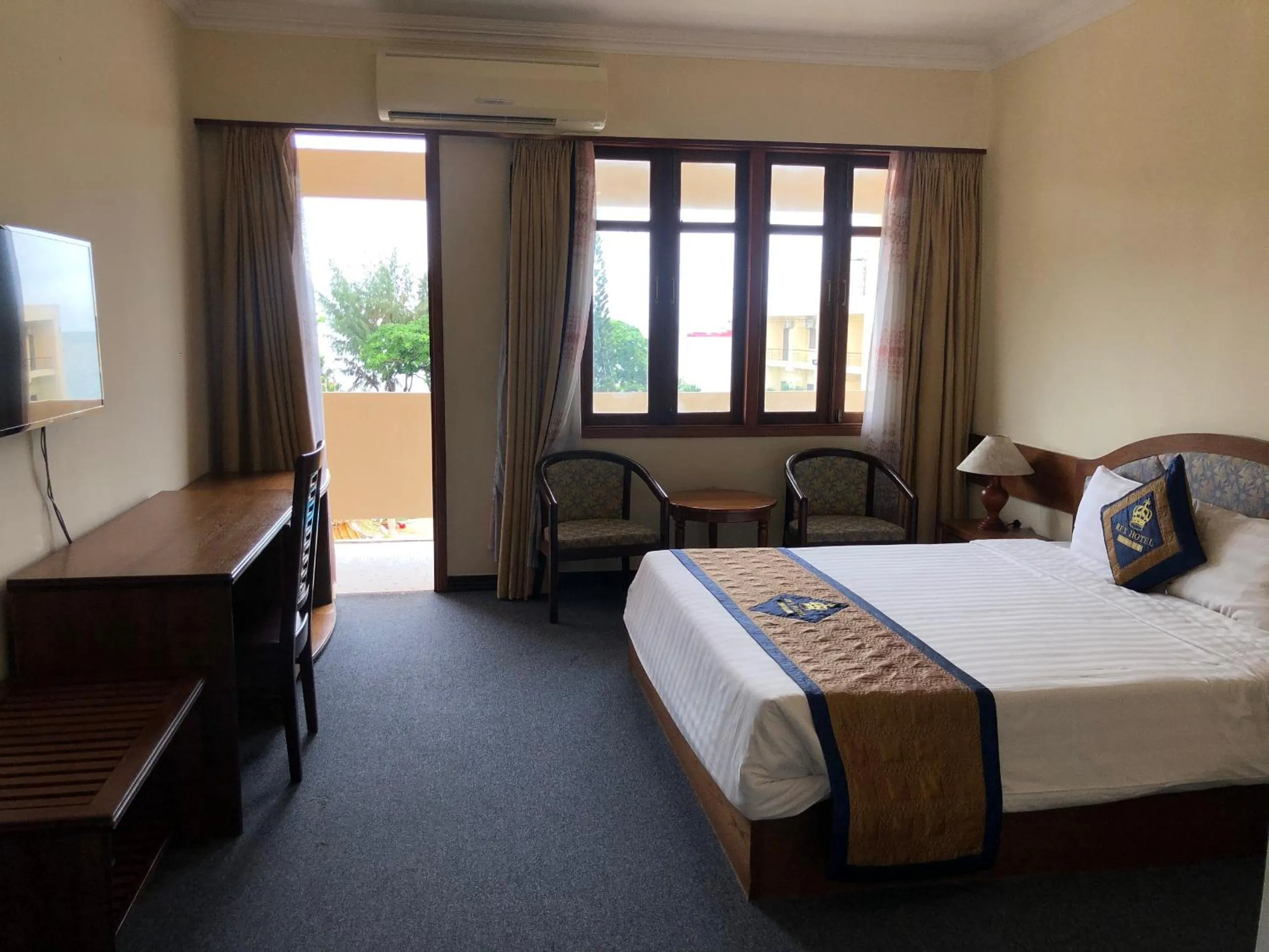 Bedroom, Bed in Rex Hotel Vung Tau