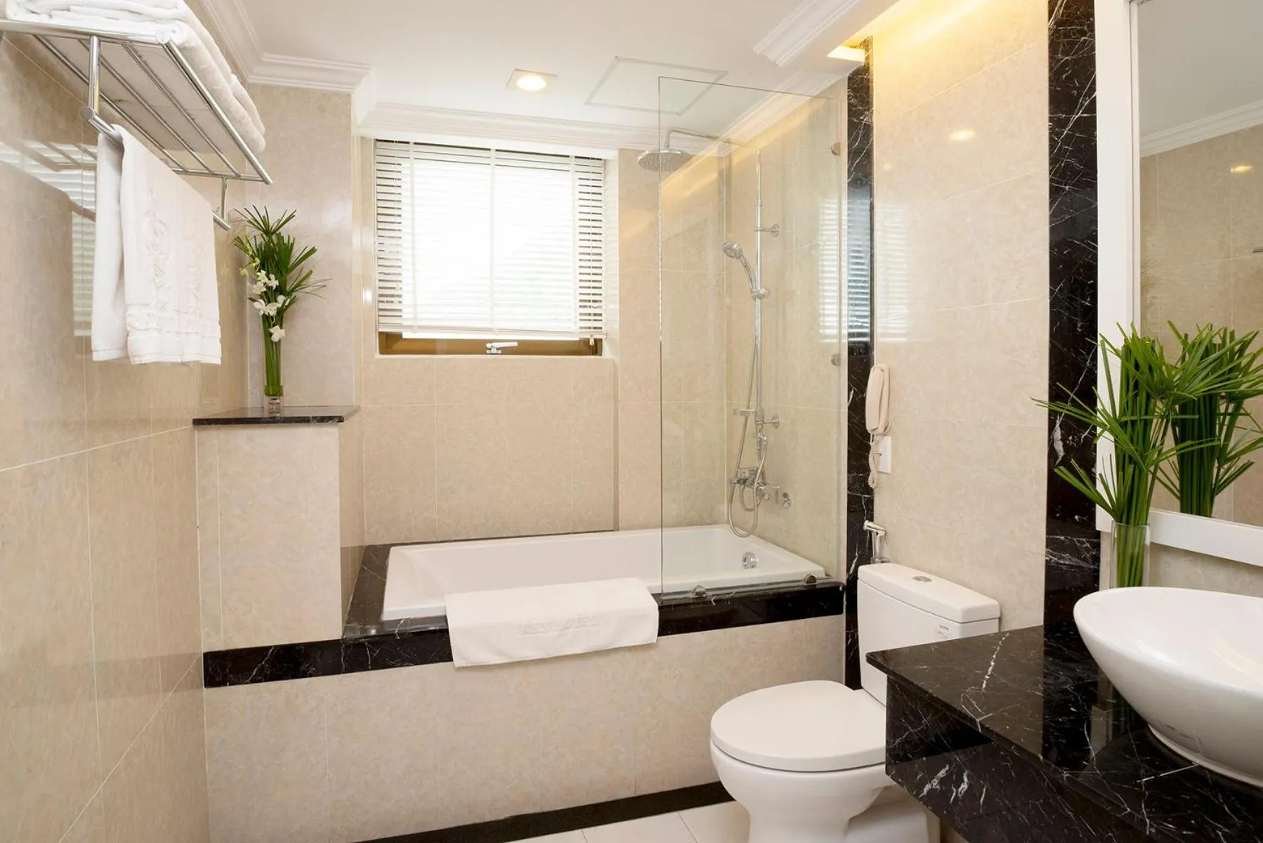 Toilet in Rex Hotel Vung Tau