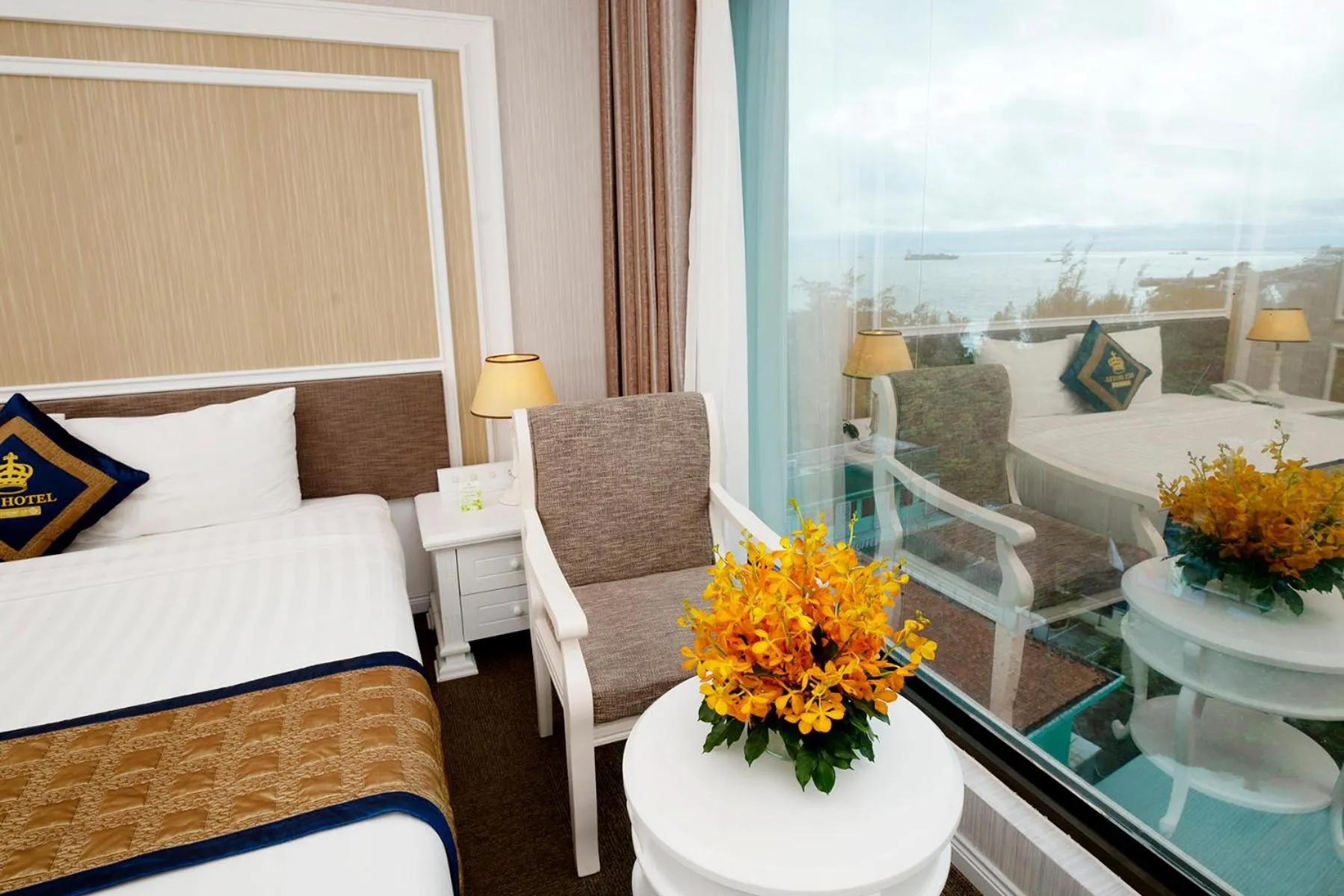 Balcony/Terrace, Bed in Rex Hotel Vung Tau