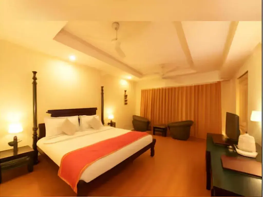 Photo of the whole room, Bed in Hotel Hilltop Palace Photo of the whole room, Bed in Hotel Hilltop Palace