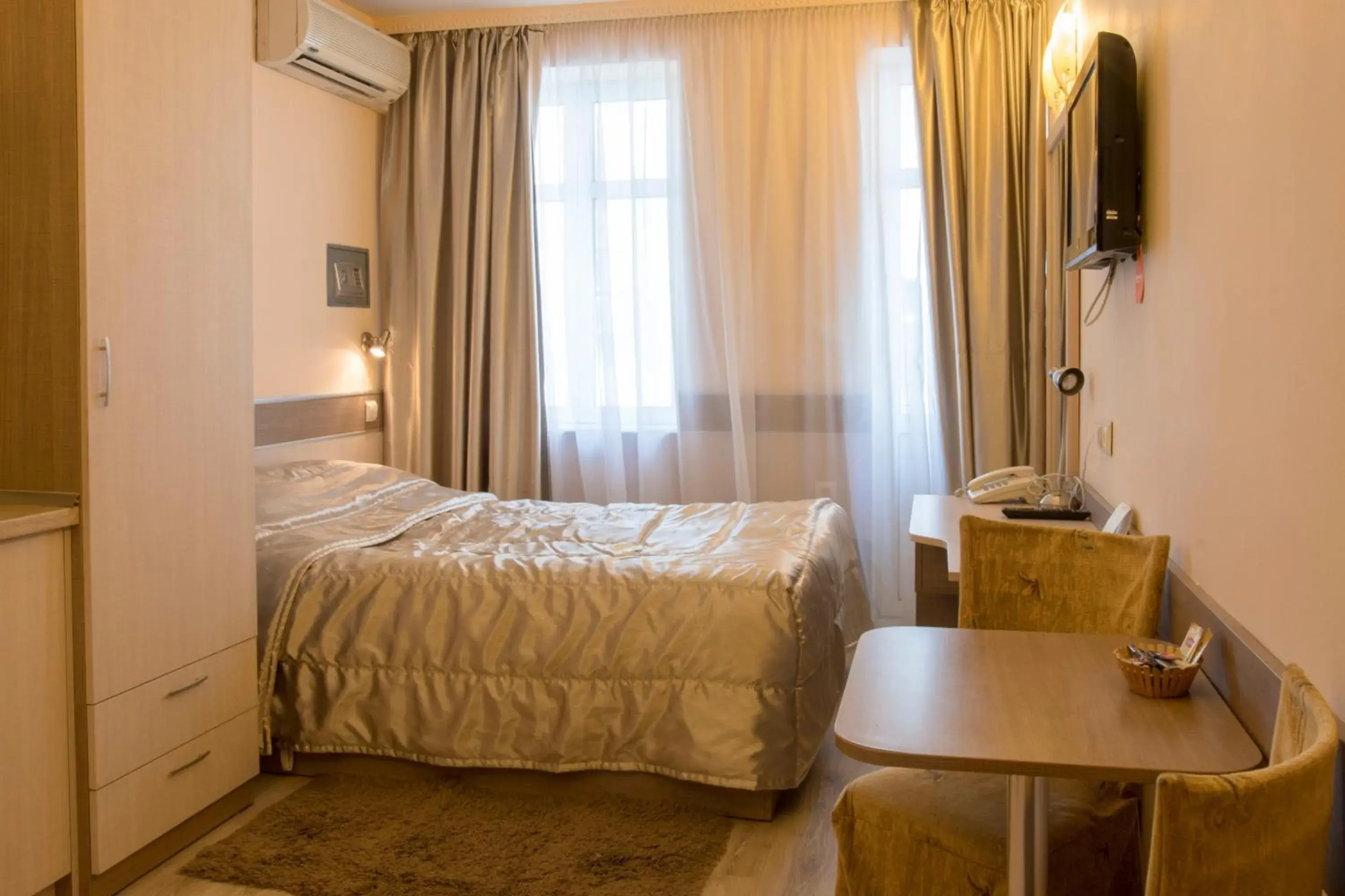 Deluxe Studio in Three Dolphins Hotel with a Rooftop terracе Deluxe Studio in Three Dolphins Hotel with a Rooftop terracе