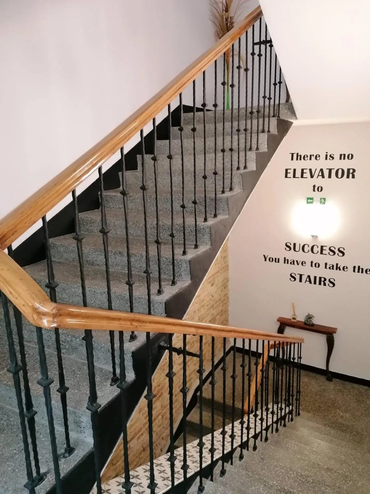 acessibility in Three Dolphins Hotel with a Rooftop terracе