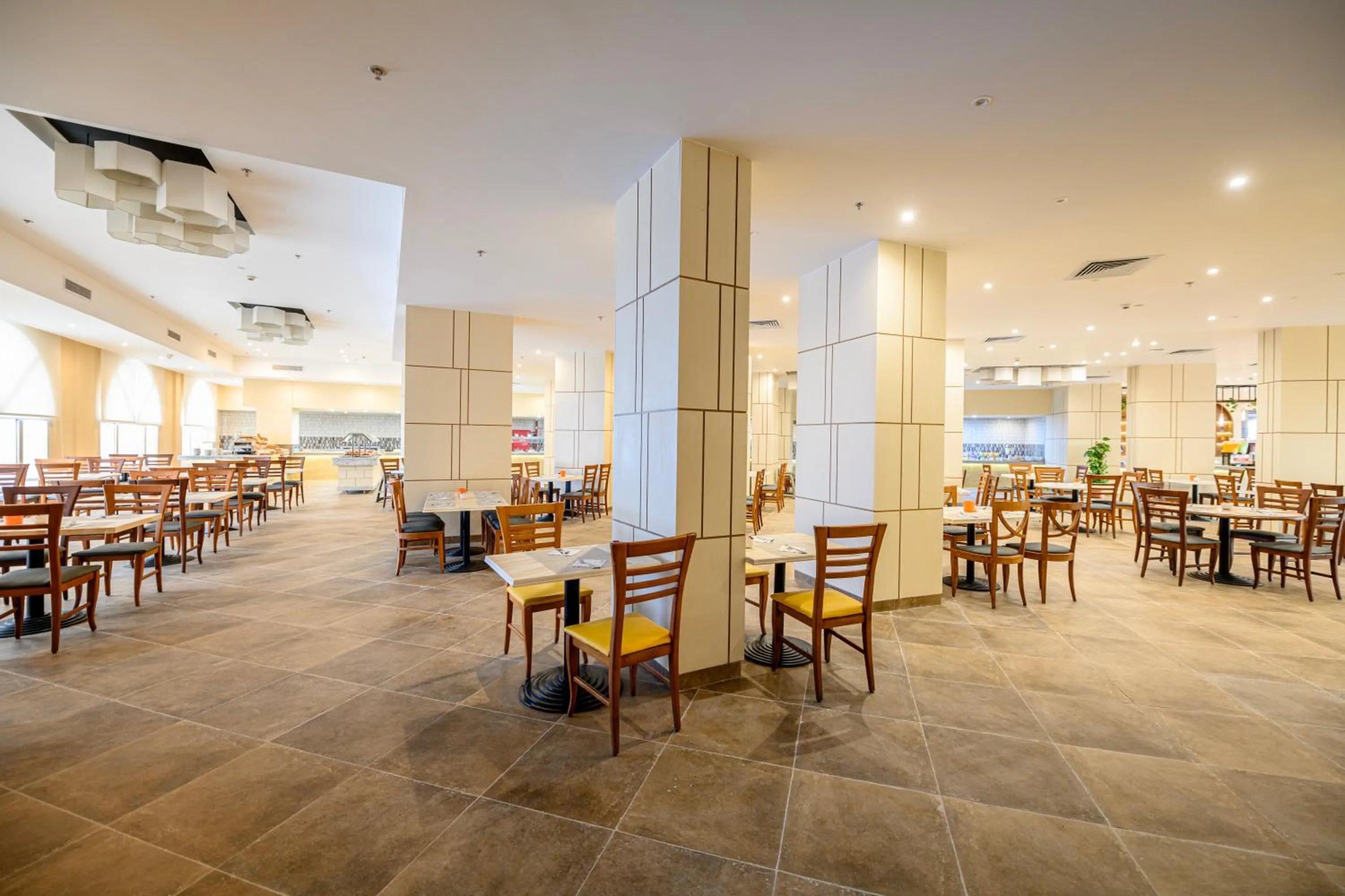 Restaurant/places to eat in Golden Beach Resort