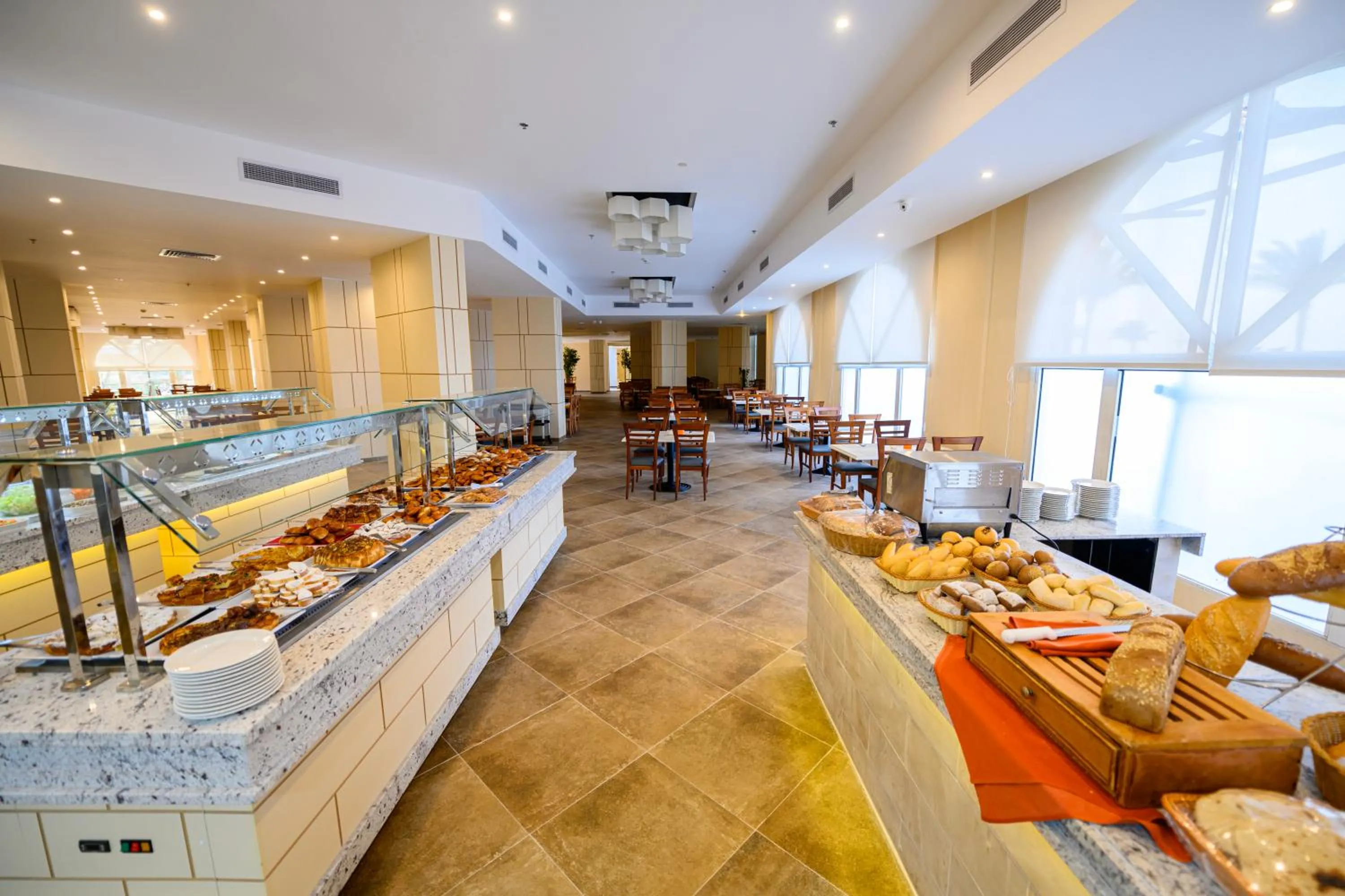 Restaurant/places to eat in Golden Beach Resort