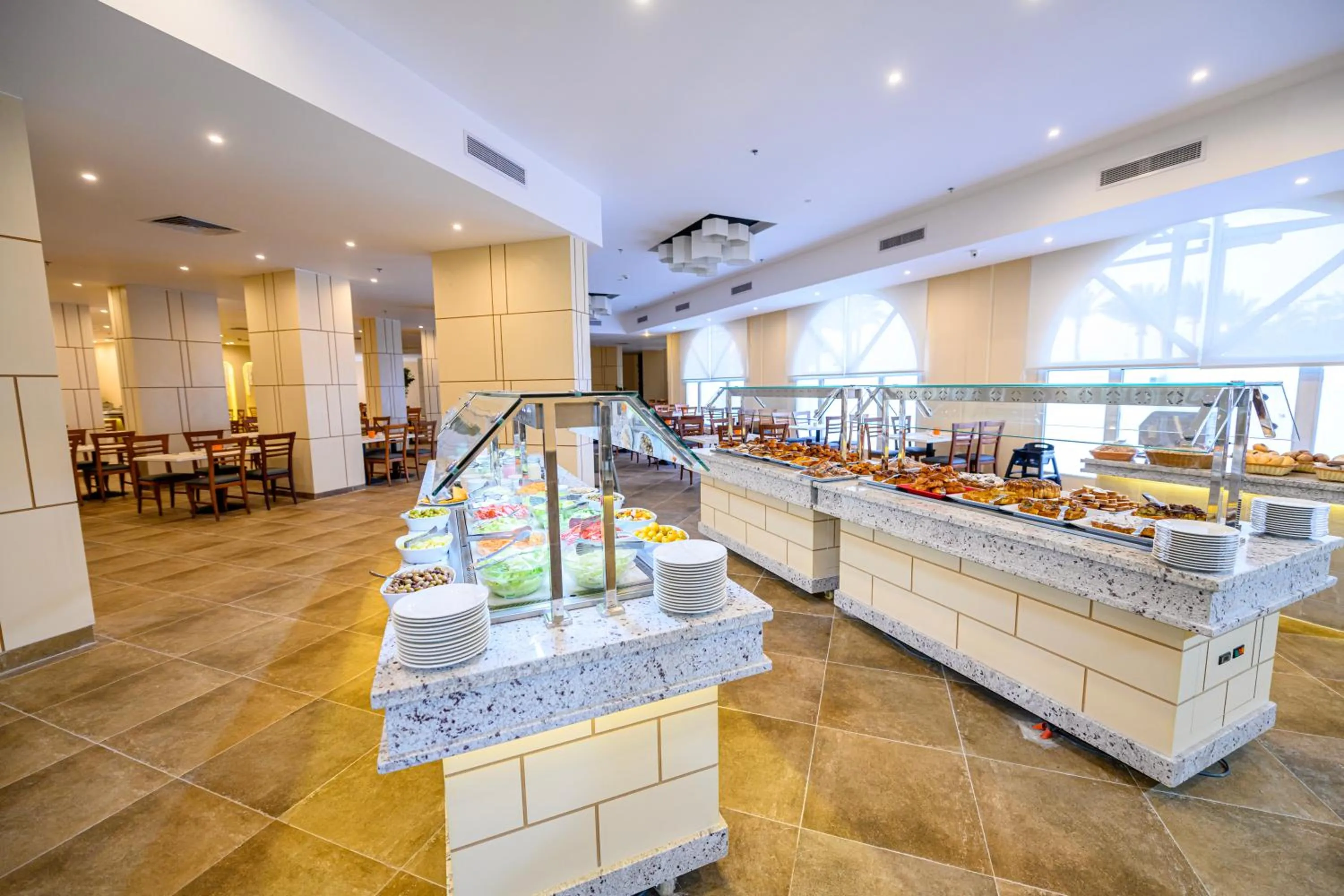 Restaurant/places to eat in Golden Beach Resort