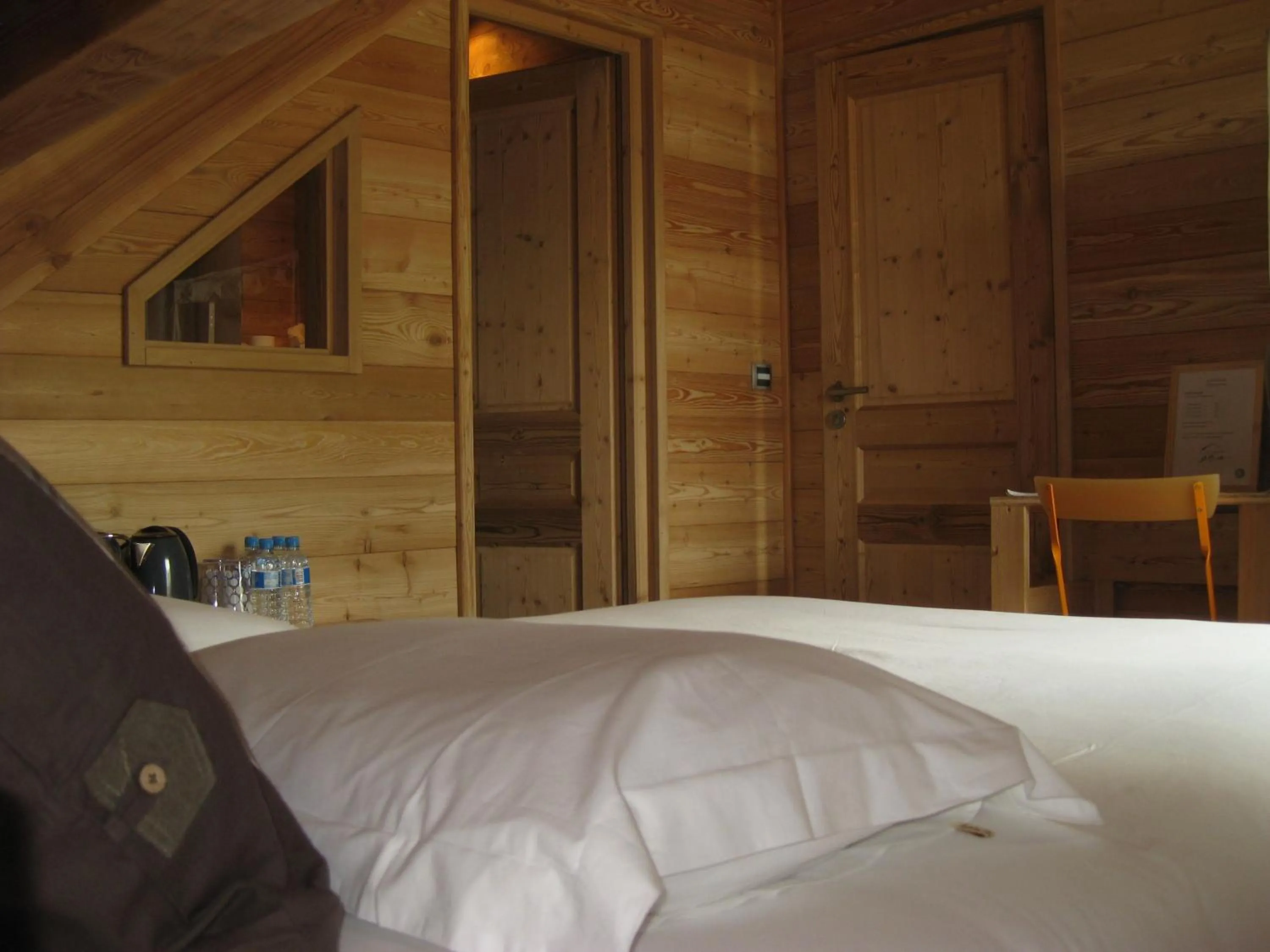 Photo of the whole room, Bed in Chambres d'hôtes La Vercouline