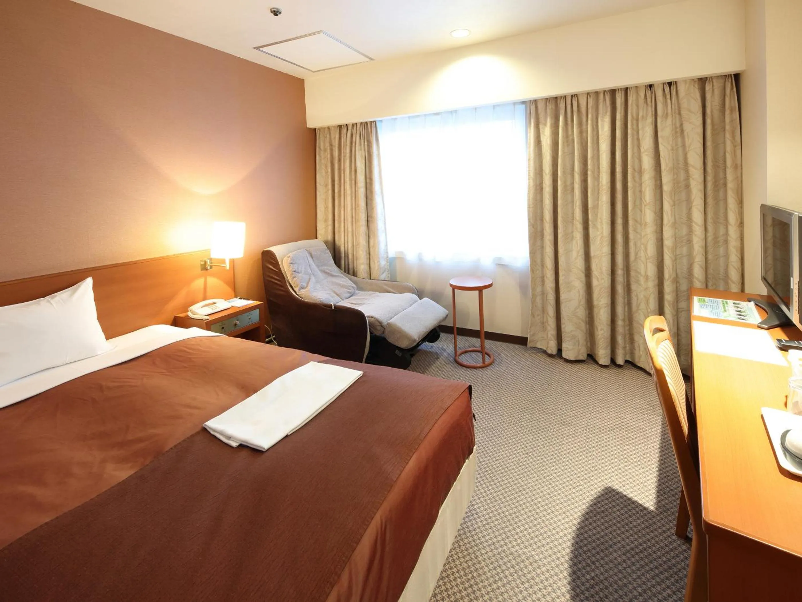 Photo of the whole room, Bed in Hotel Pearl City Morioka