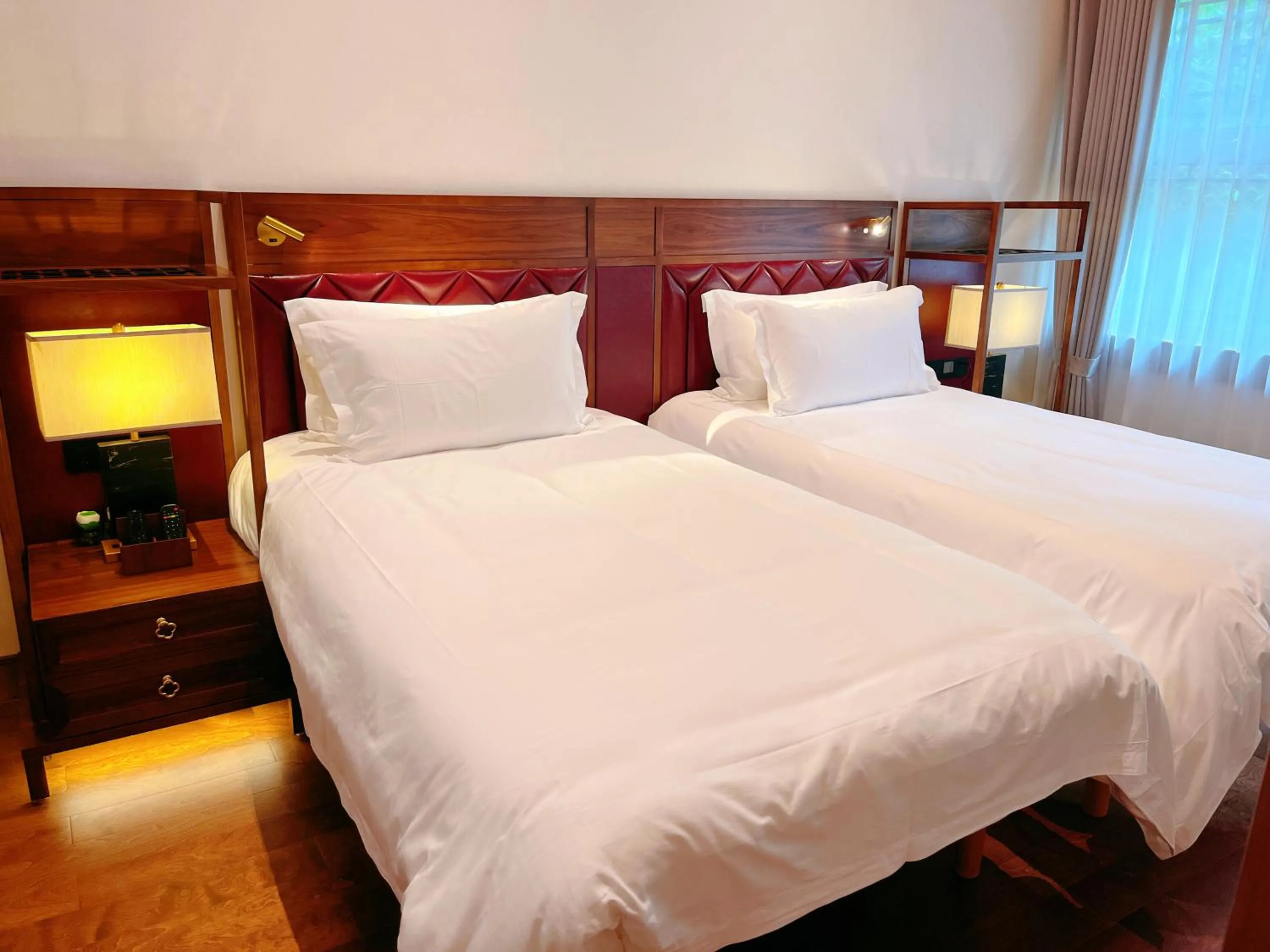 Bedroom, Bed in Jingshan Garden Hotel