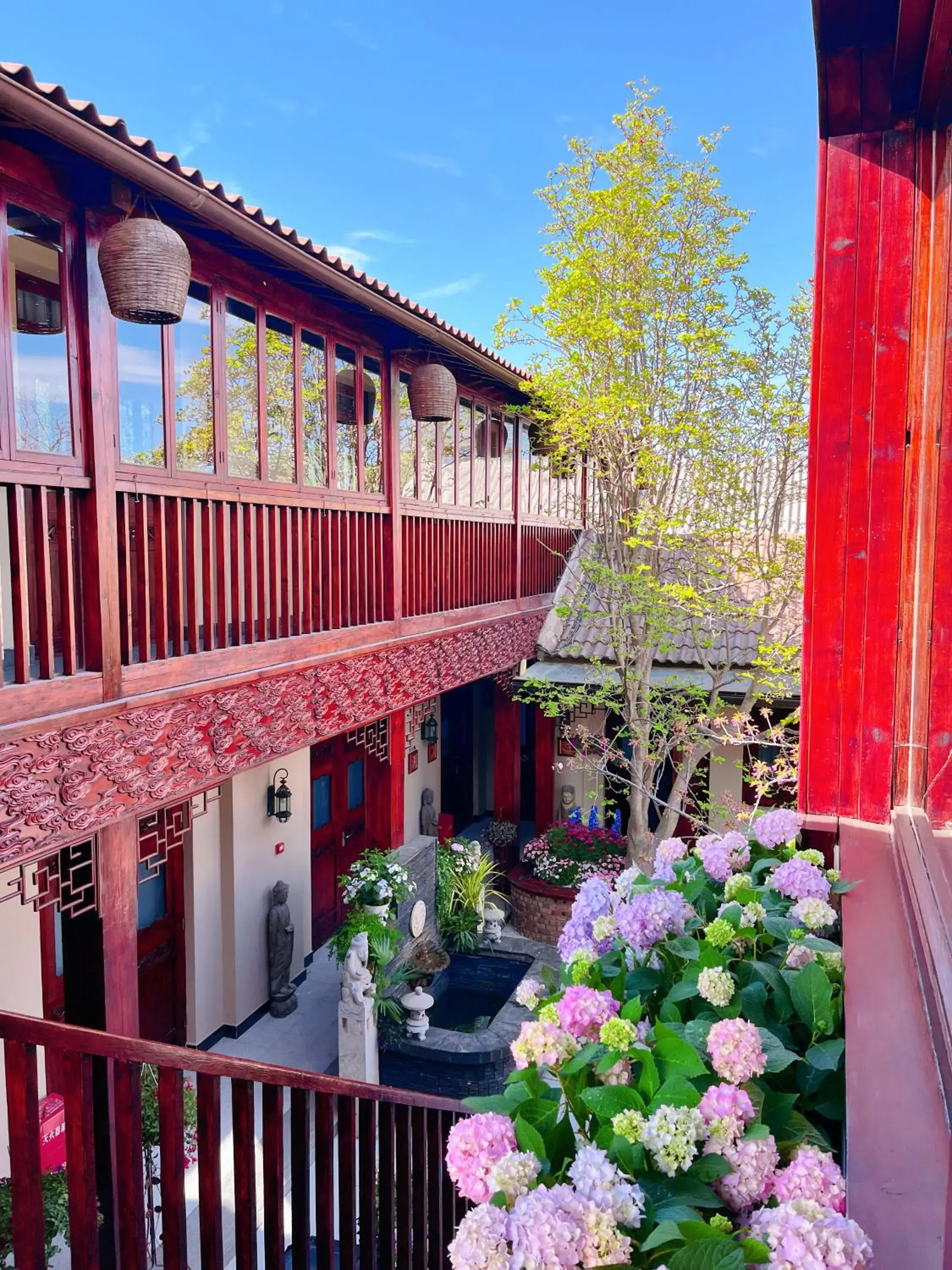 Property building in Jingshan Garden Hotel Property building in Jingshan Garden Hotel