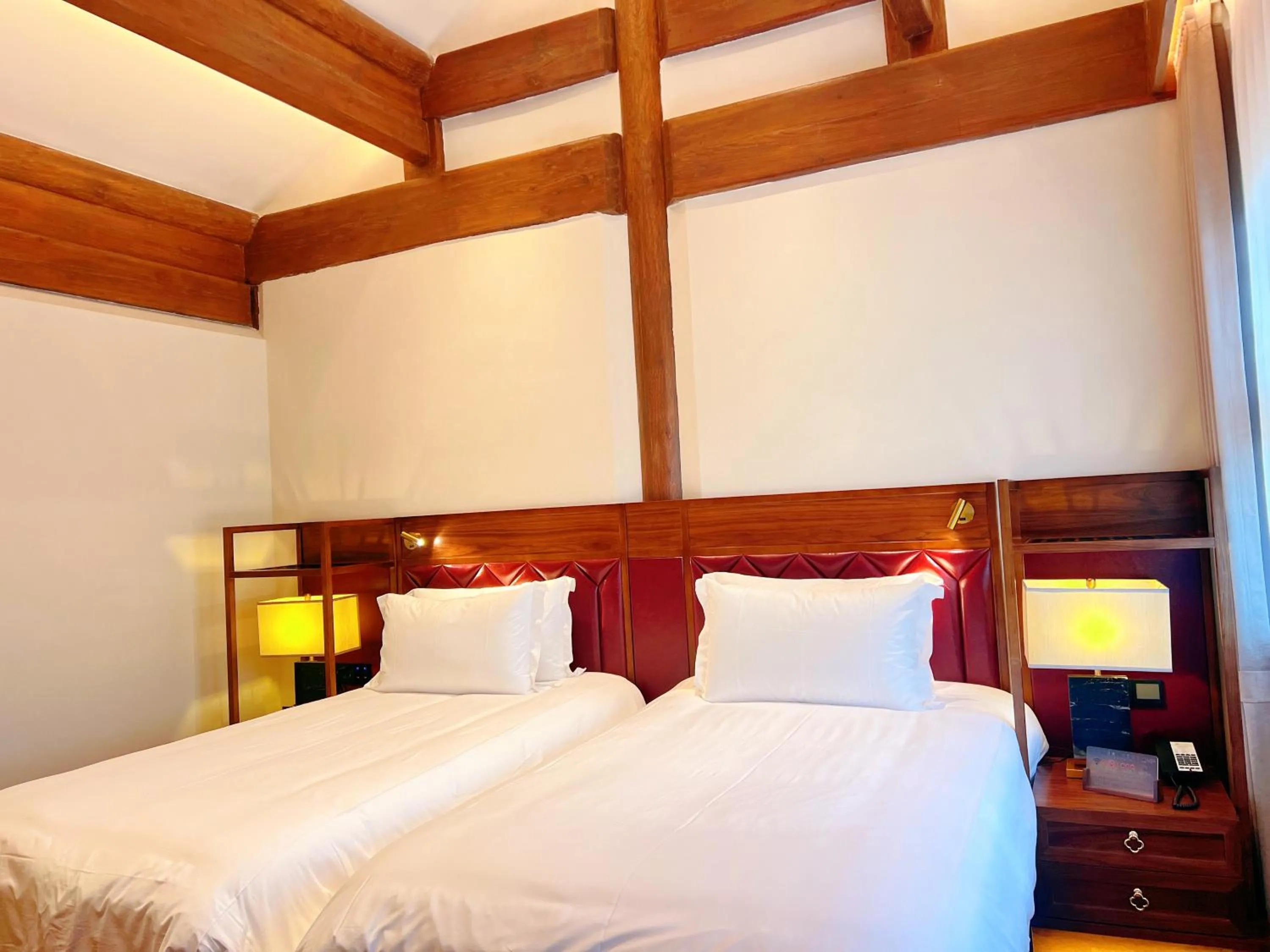 Bedroom, Bed in Jingshan Garden Hotel