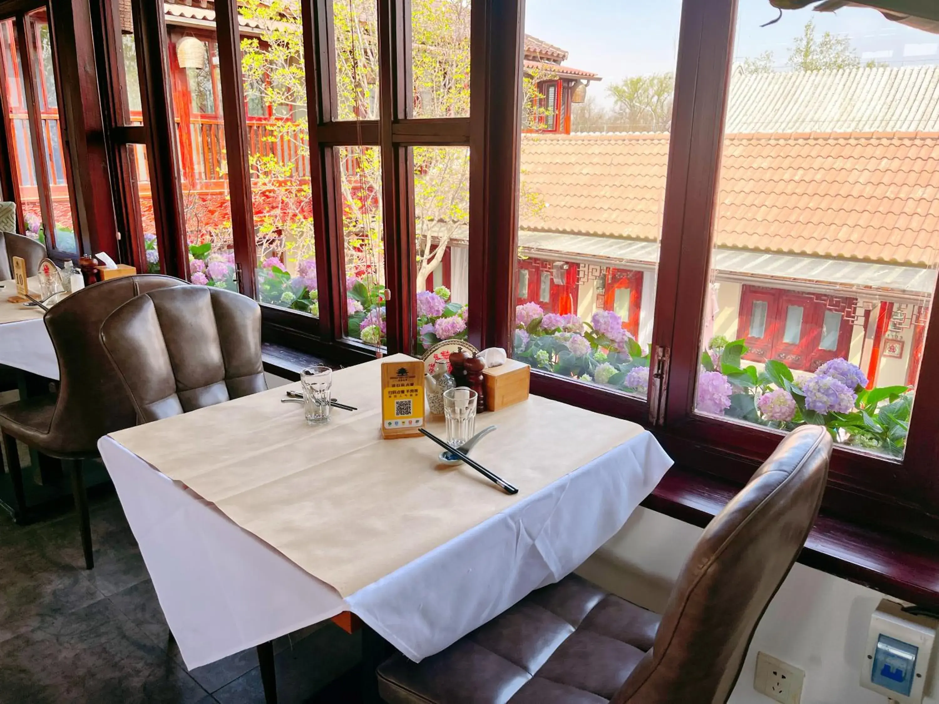 Restaurant/places to eat in Jingshan Garden Hotel Restaurant/places to eat in Jingshan Garden Hotel