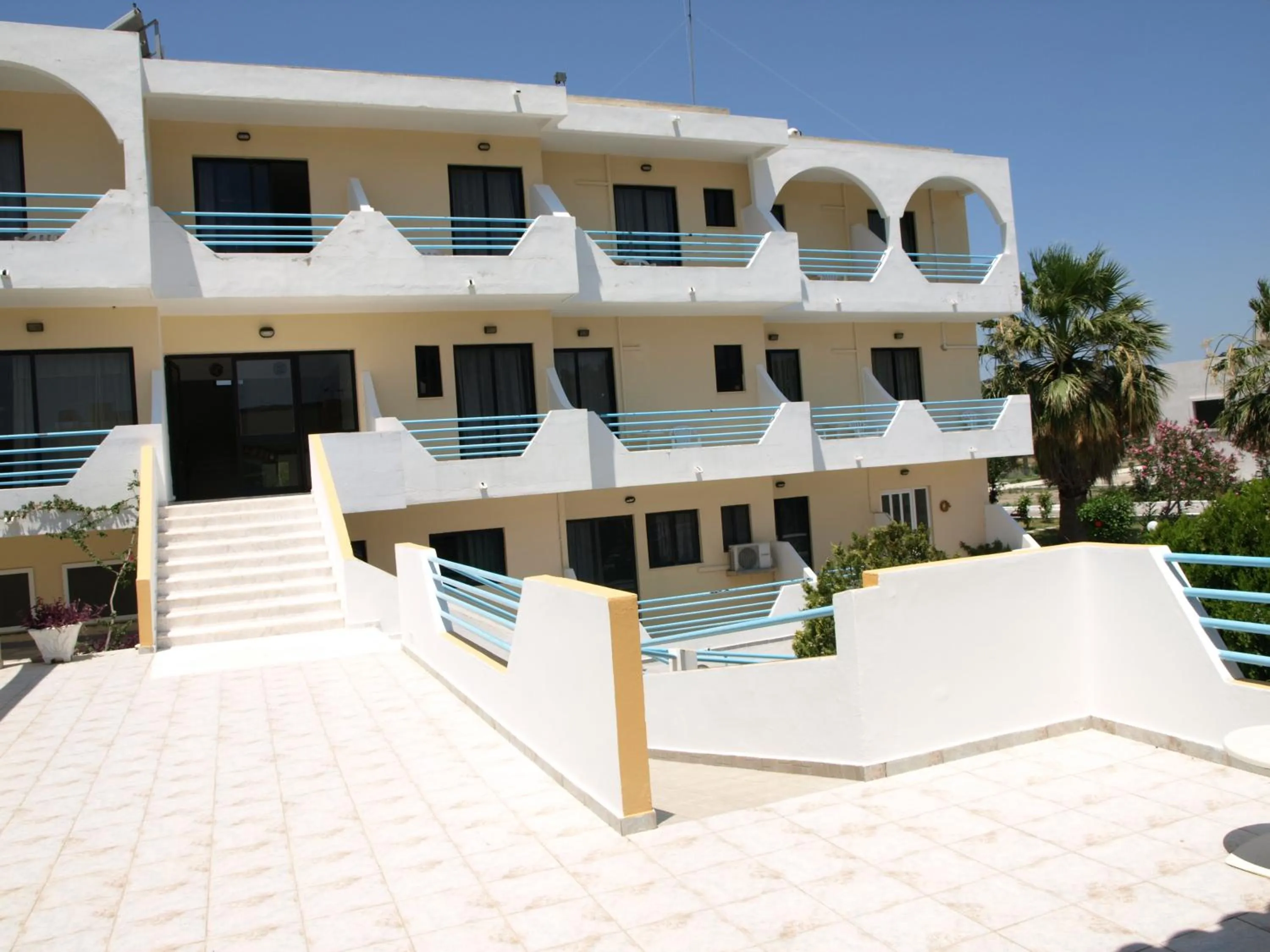 Facade/entrance in Tivoli Hotel