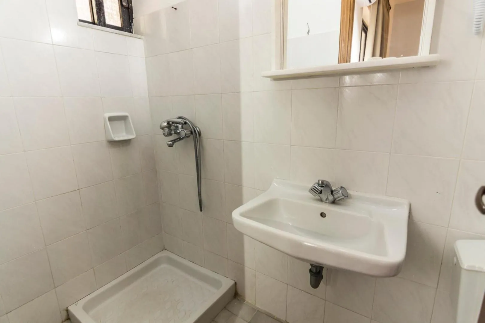 Bathroom in Tivoli Hotel