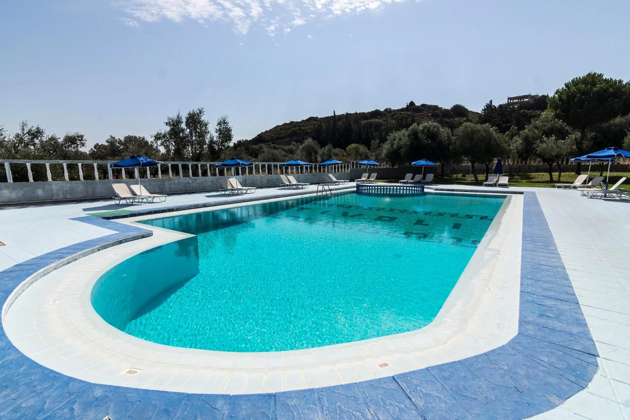 Swimming pool in Tivoli Hotel