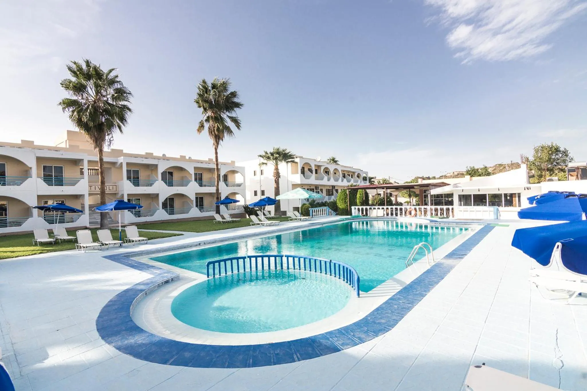 Swimming pool in Tivoli Hotel