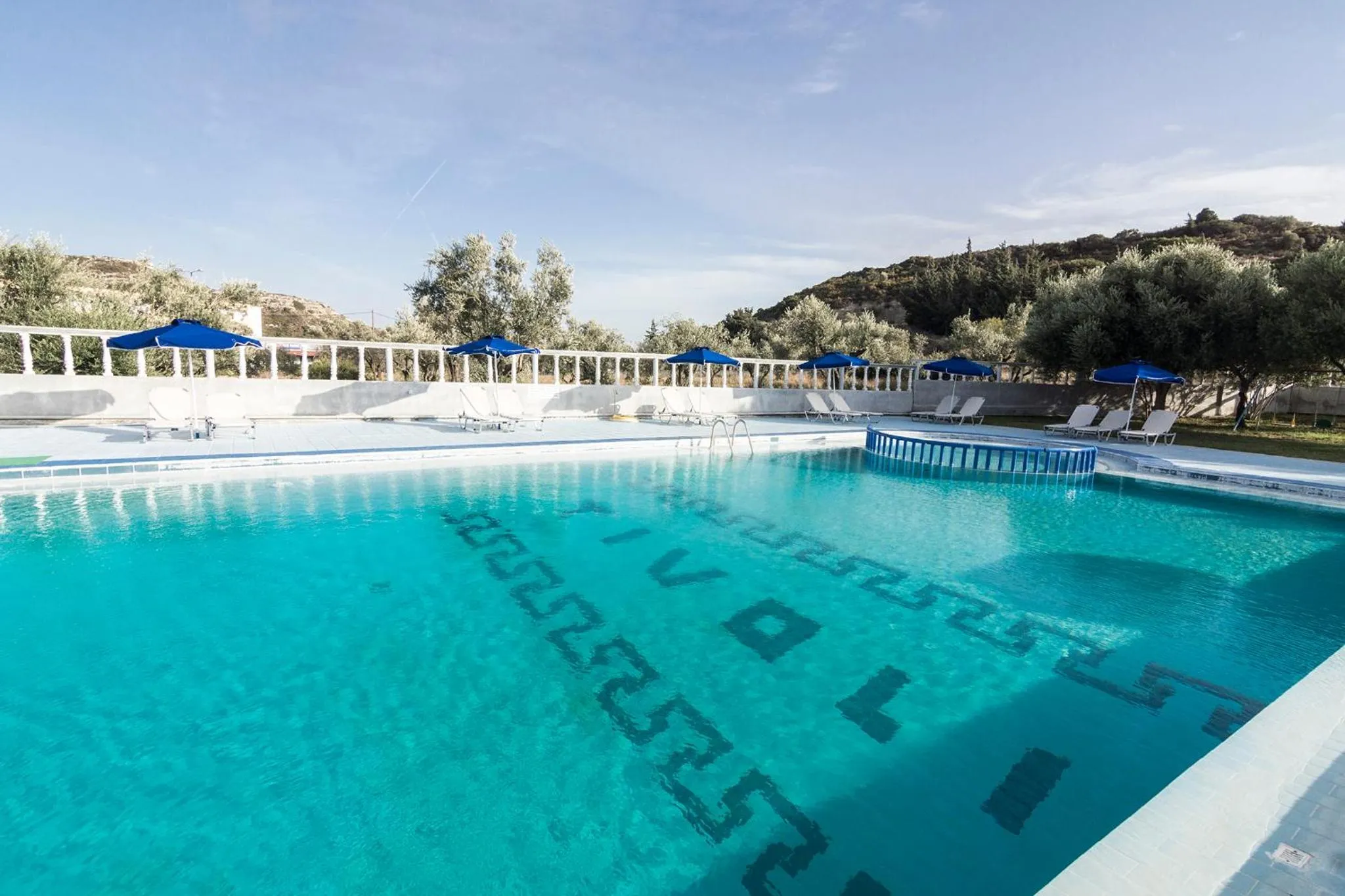 Swimming pool in Tivoli Hotel