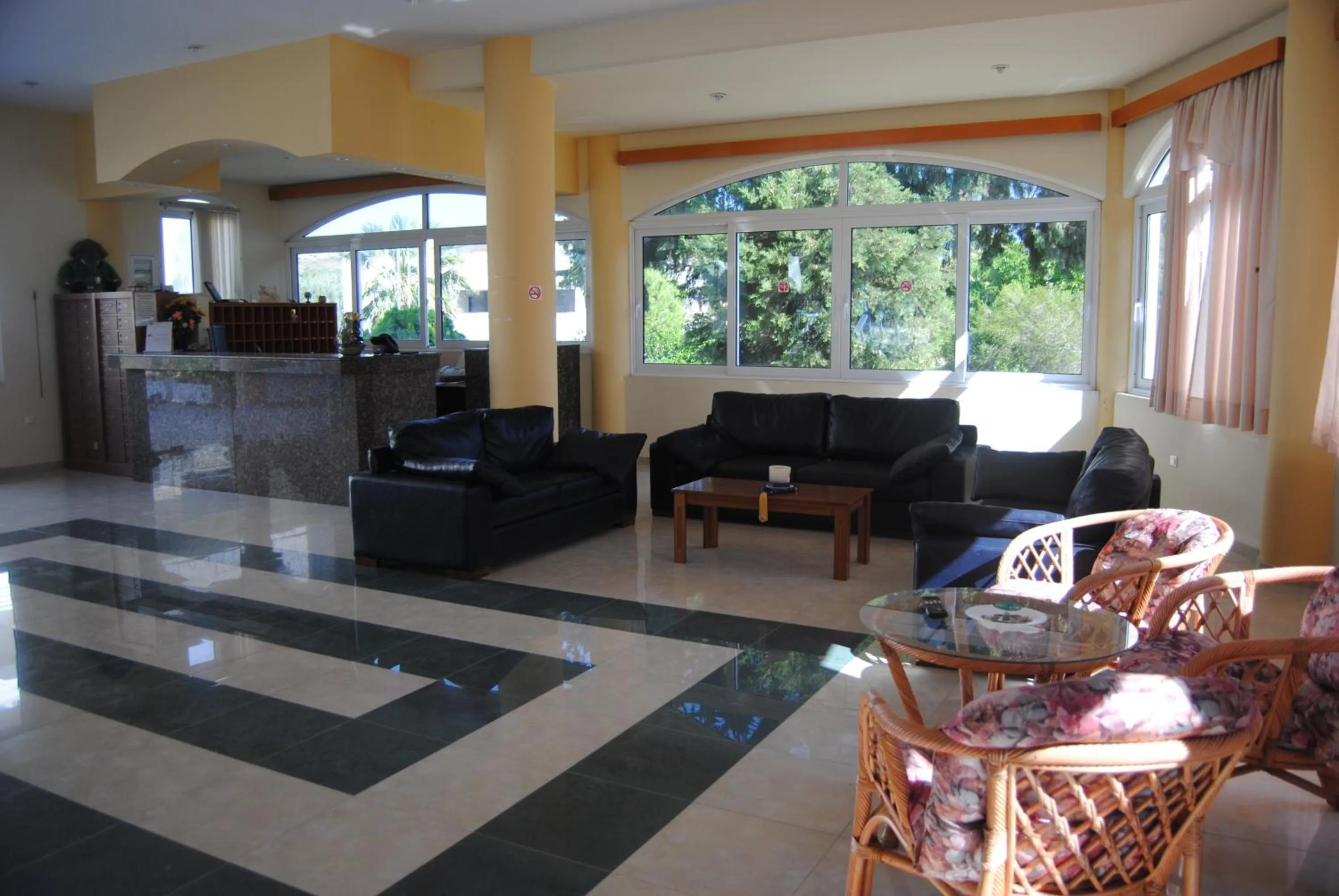 Lobby or reception in Tivoli Hotel