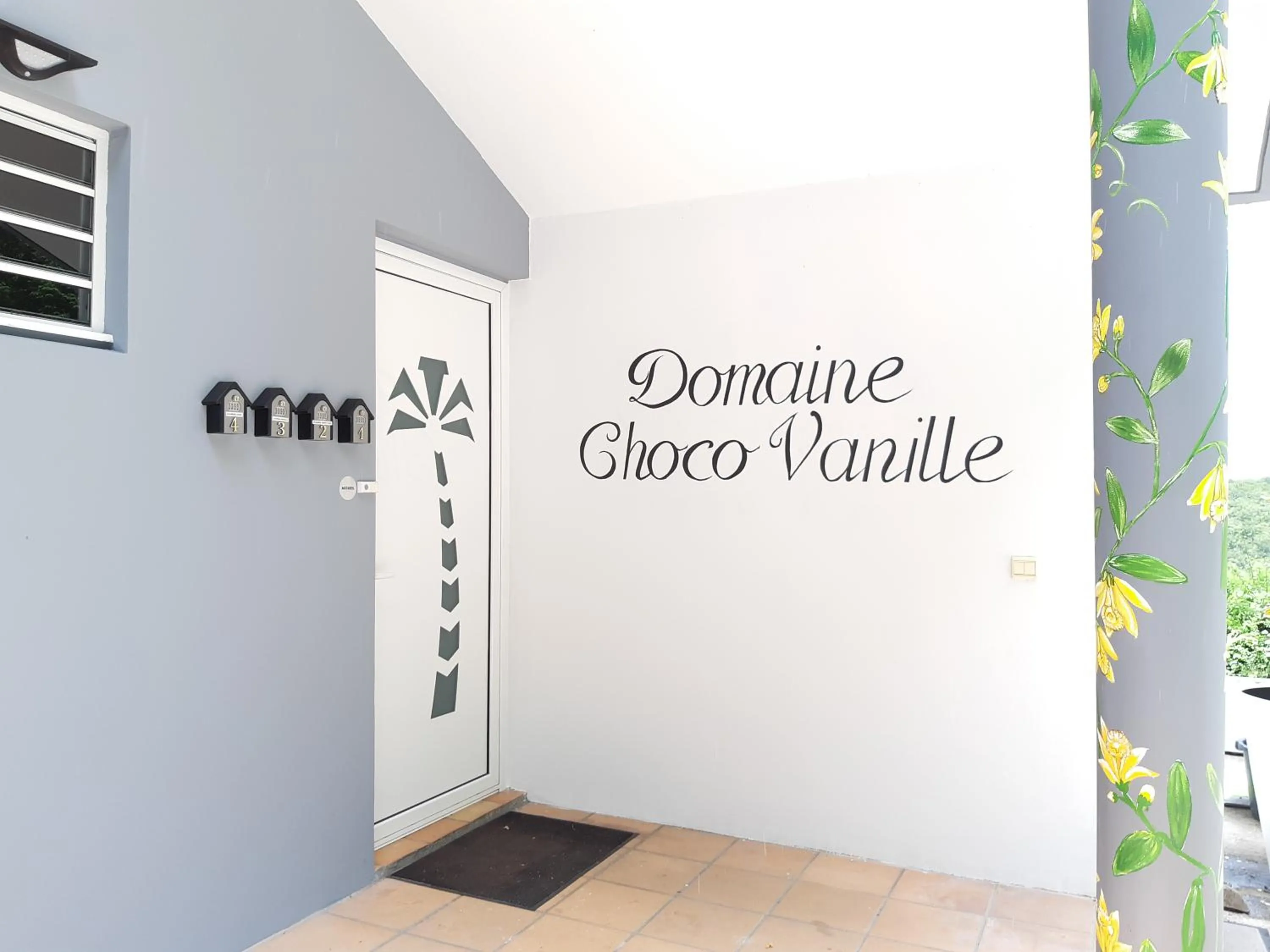Facade/entrance in Domaine Choco Vanille