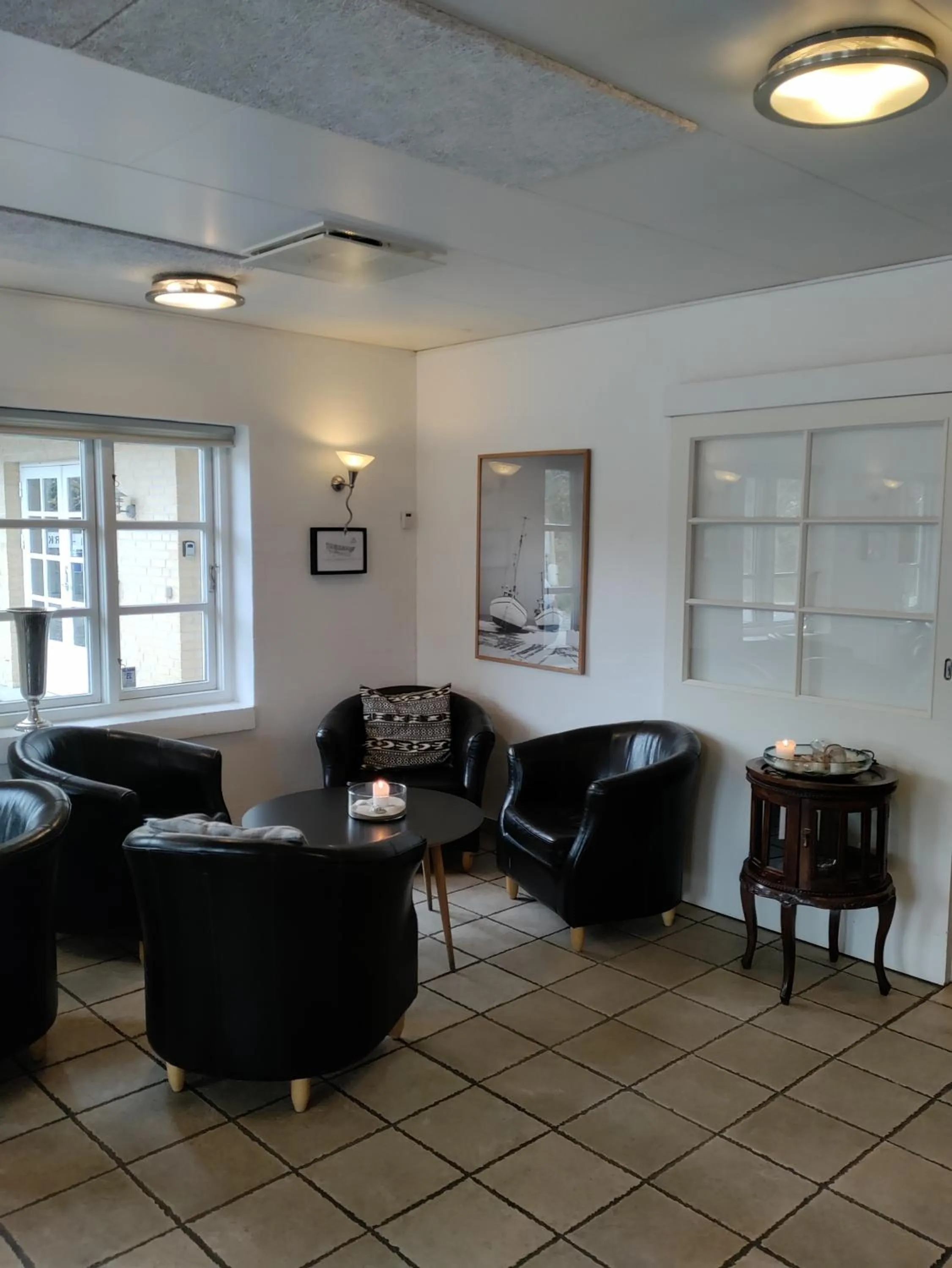 Lounge or bar in Rønnes Hotel