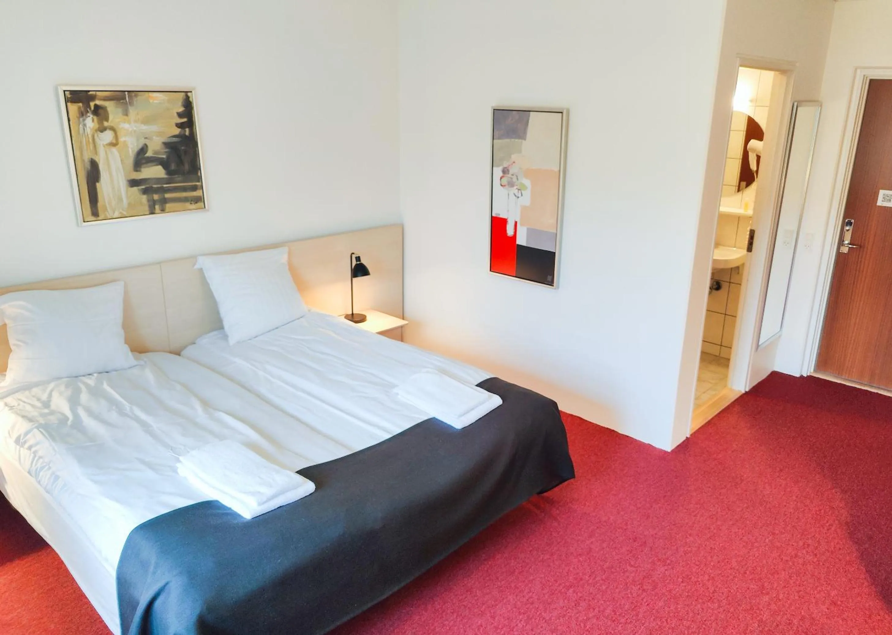 Bed in Rønnes Hotel